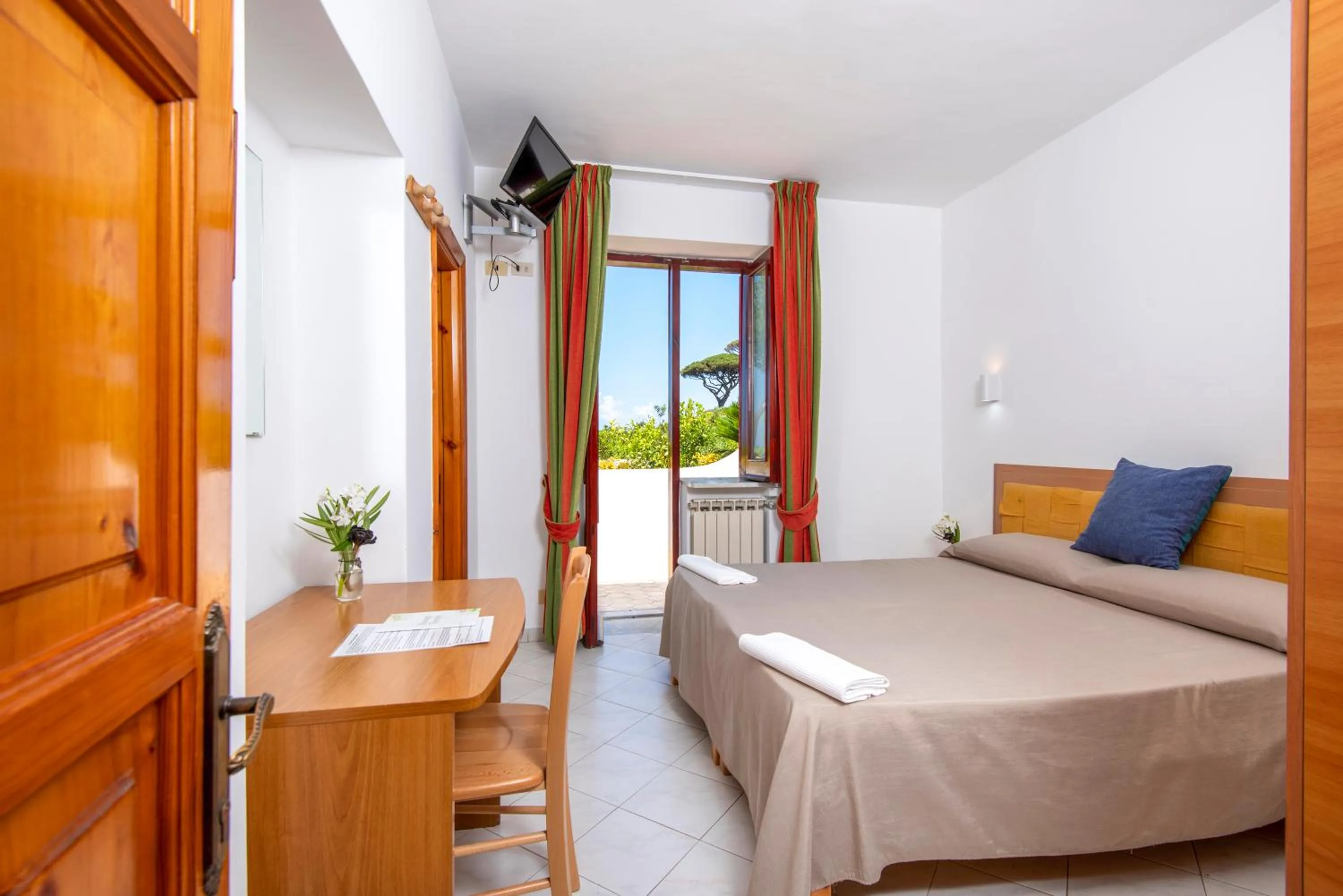 Bed in Hotel Bel Tramonto