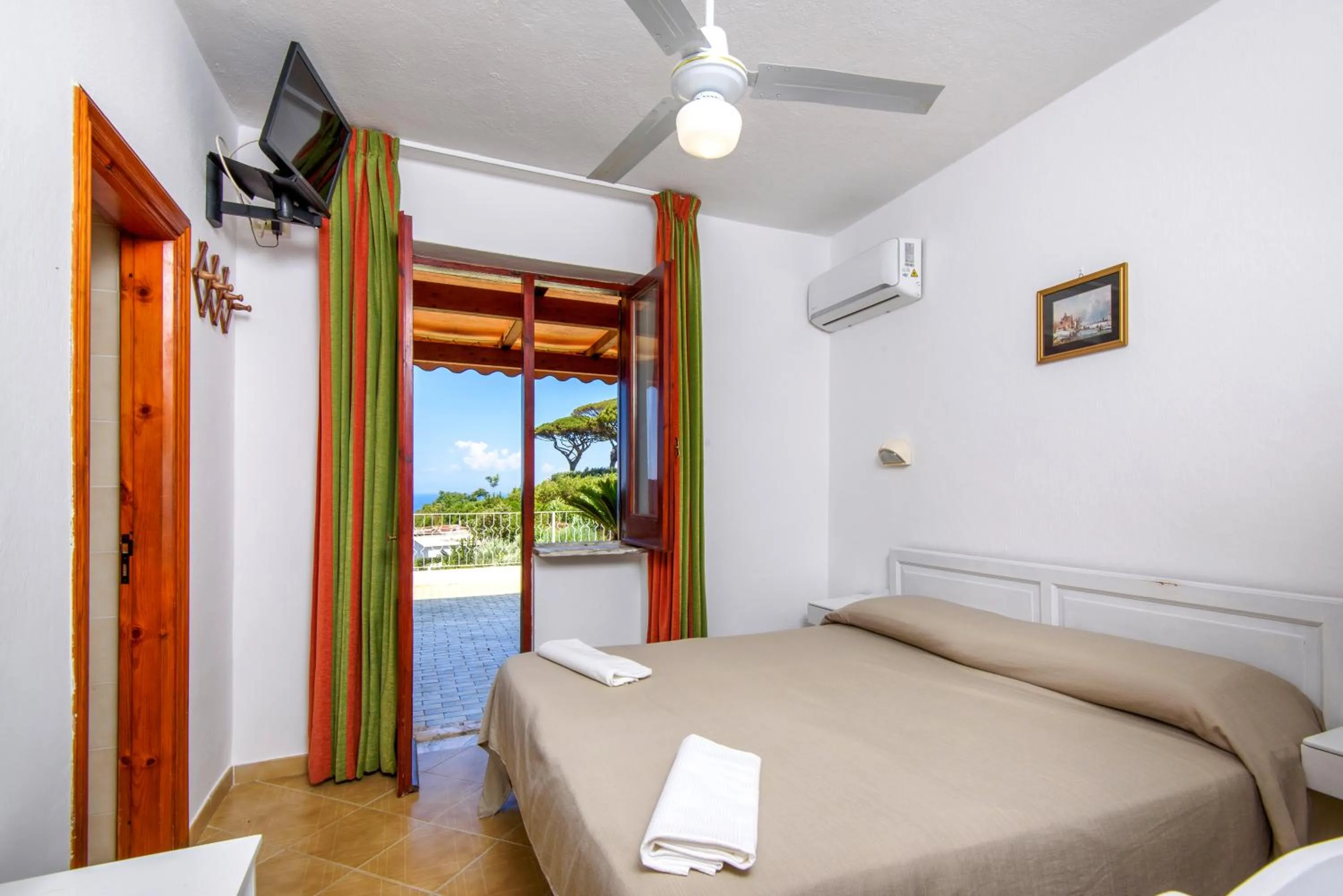 Bedroom, Bed in Hotel Bel Tramonto