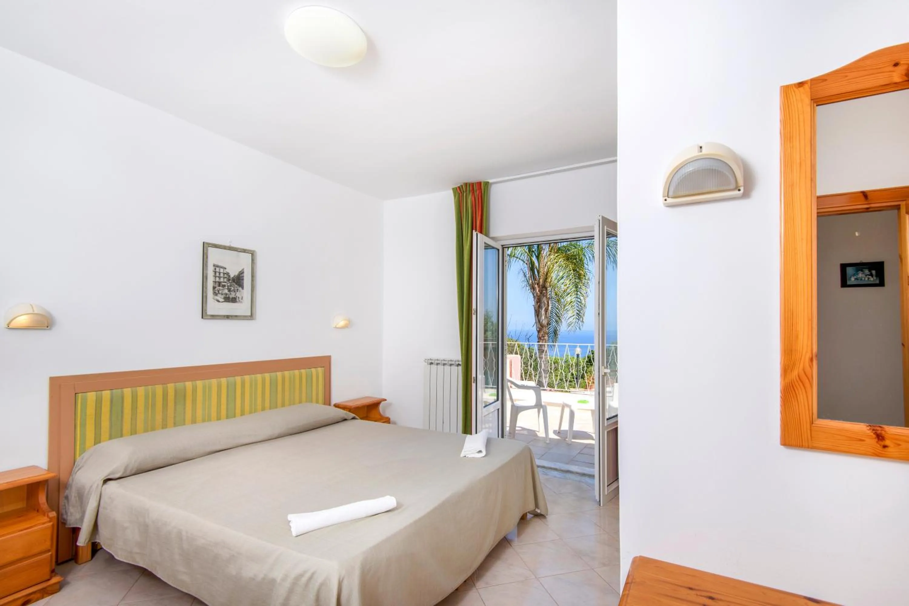 Bedroom, Bed in Hotel Bel Tramonto