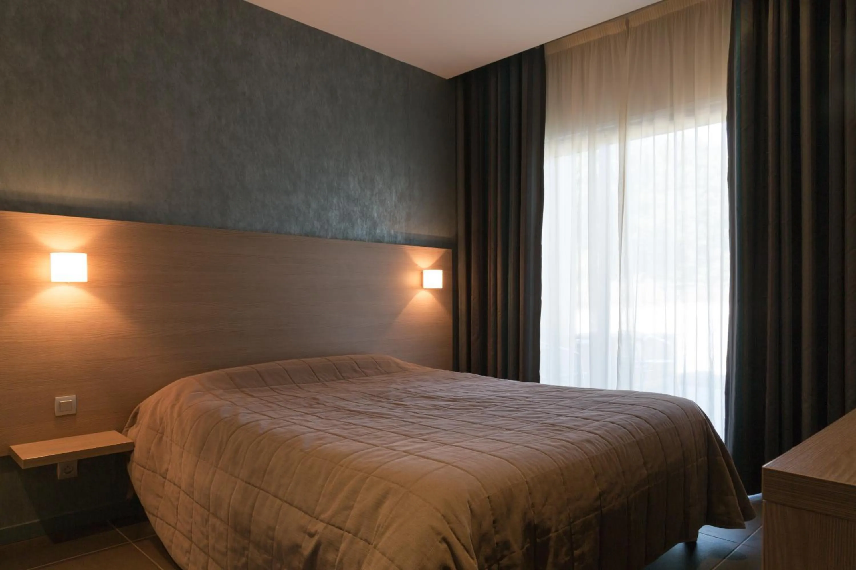 Bed in The Originals City, Hôtel de France, Bessines-sur-Gartempe