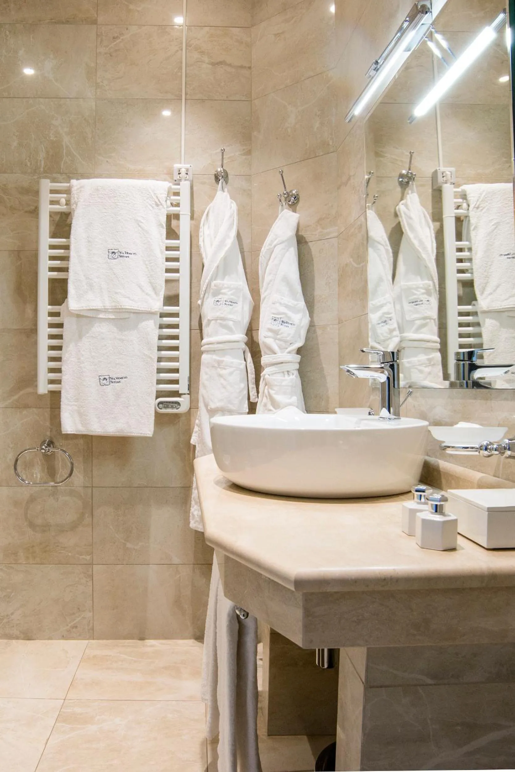 Bathroom in Via Veneto Suites