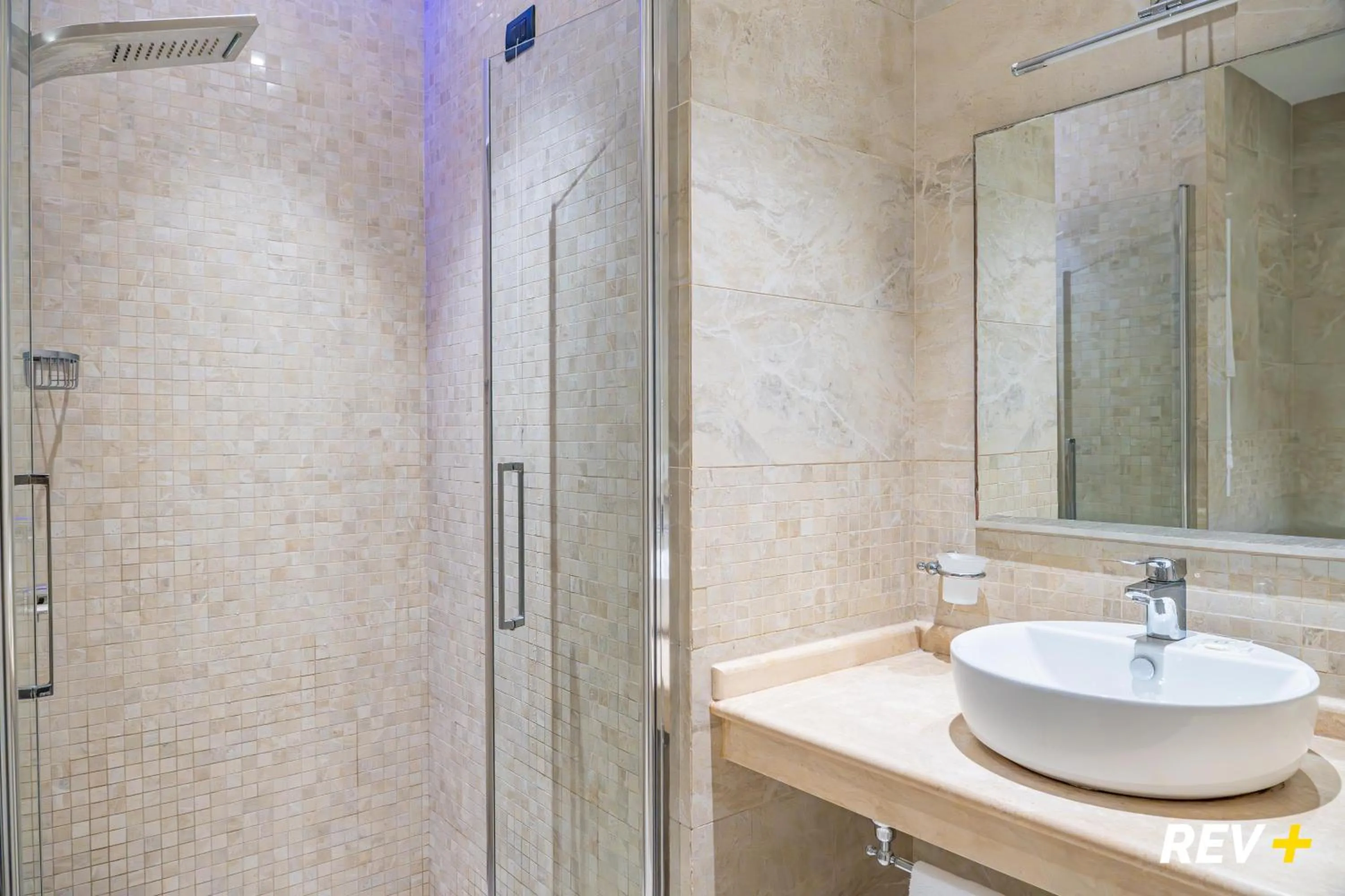 Bathroom in Via Veneto Suites