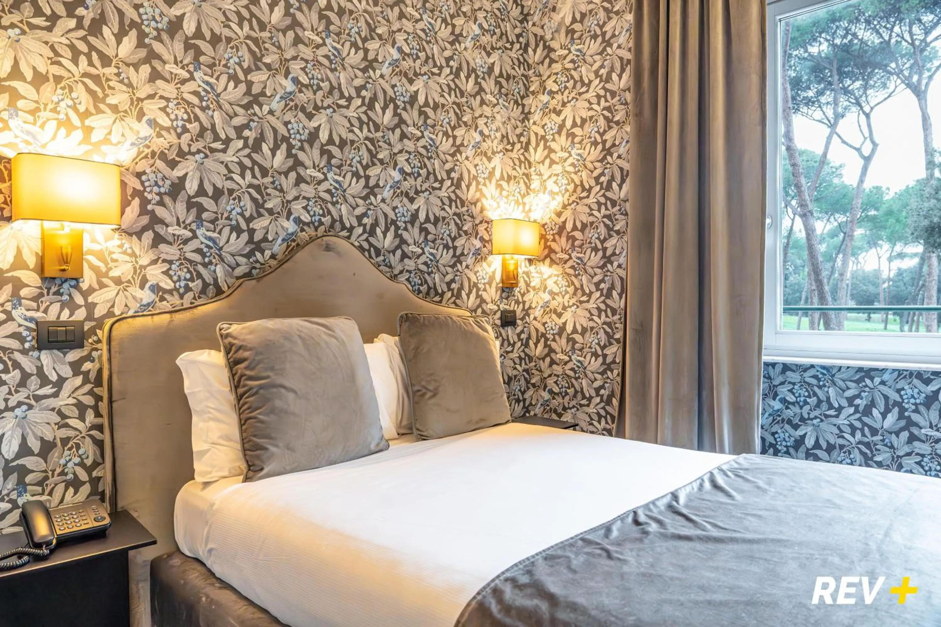 Photo of the whole room, Bed in Via Veneto Suites