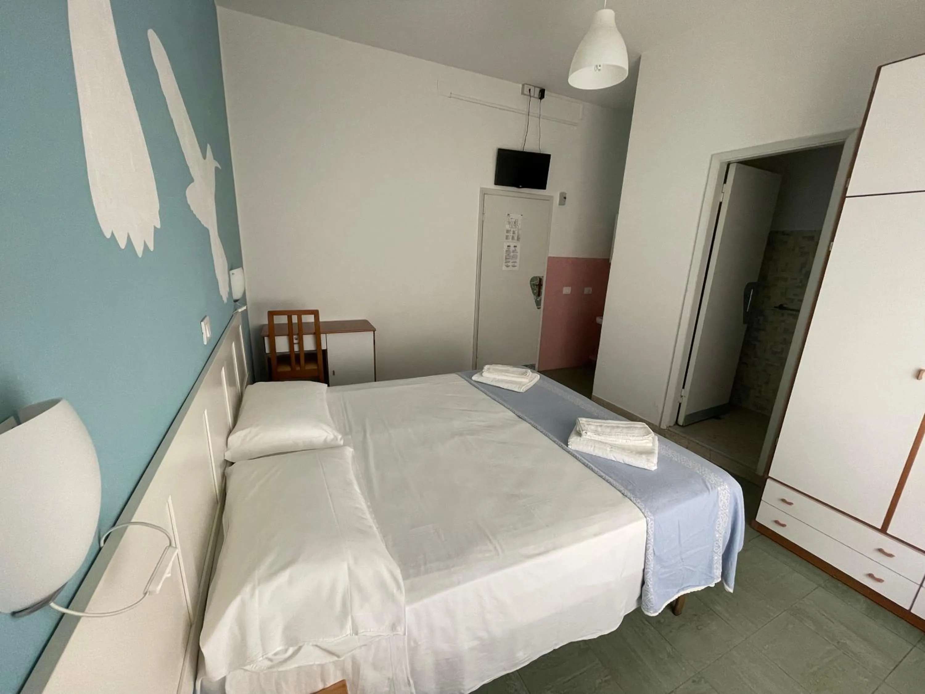 Bedroom, Bed in Hotel Aloha