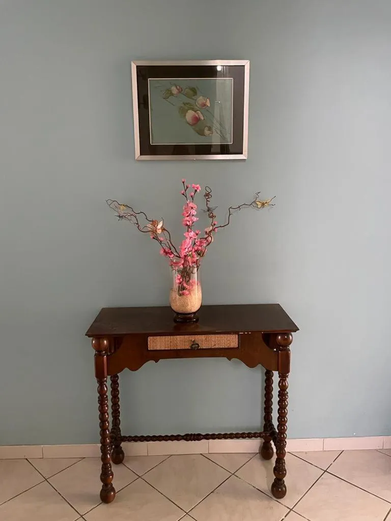 Communal lounge/ TV room in Hotel Aloha