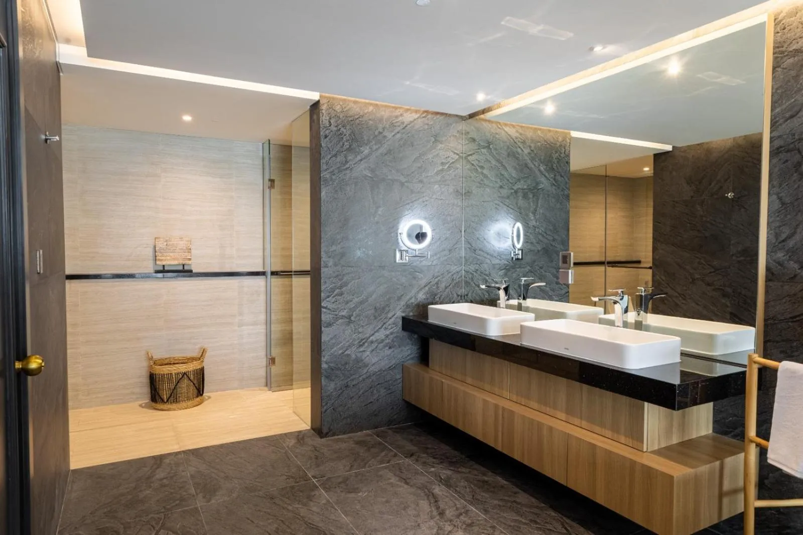 Mangkuluhur ARTOTEL SUITES