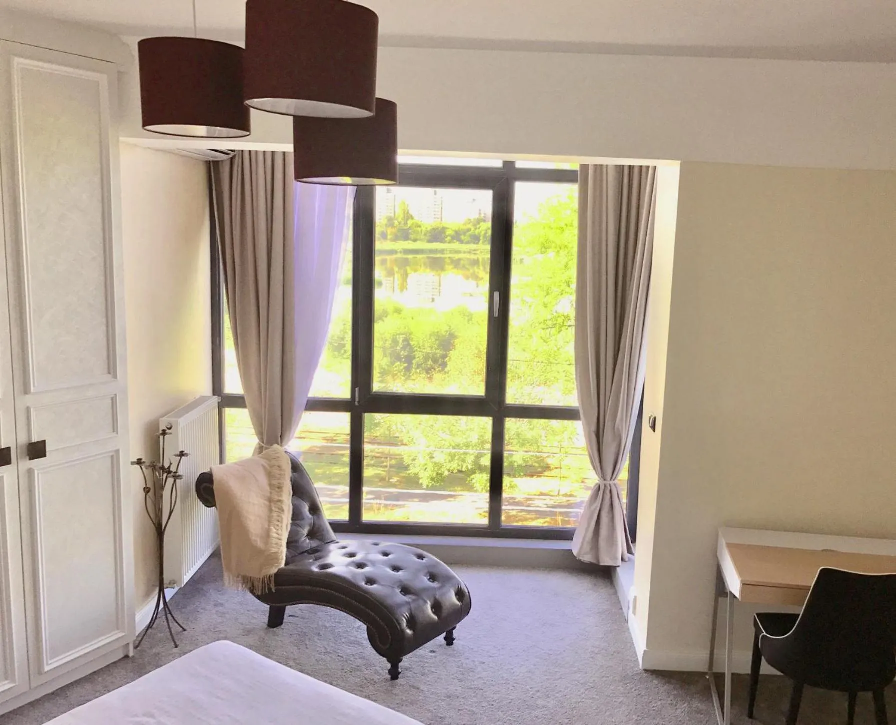 Bedroom, Bed in Brater Luxury