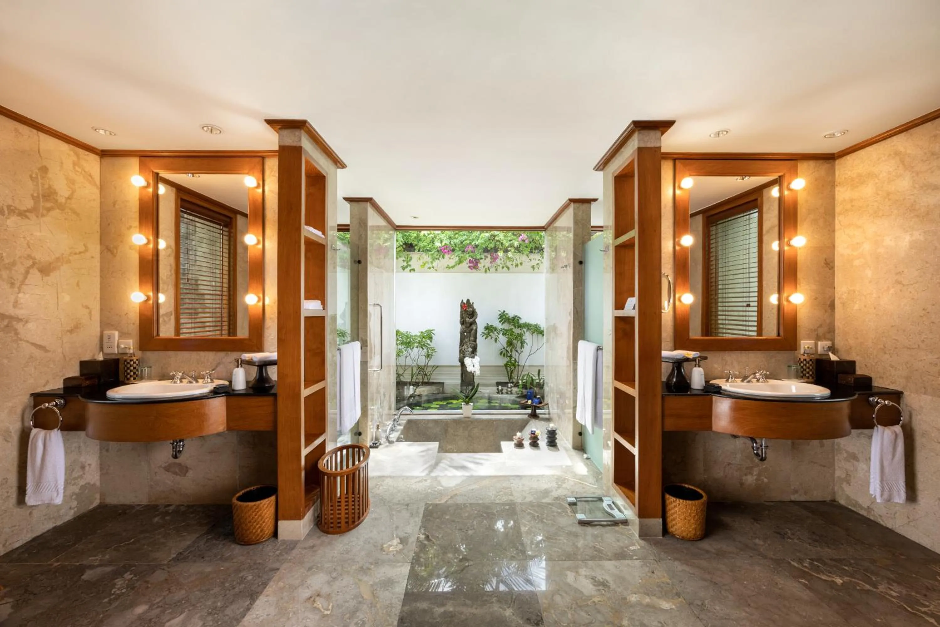 Bathroom in The Oberoi Beach Resort, Bali