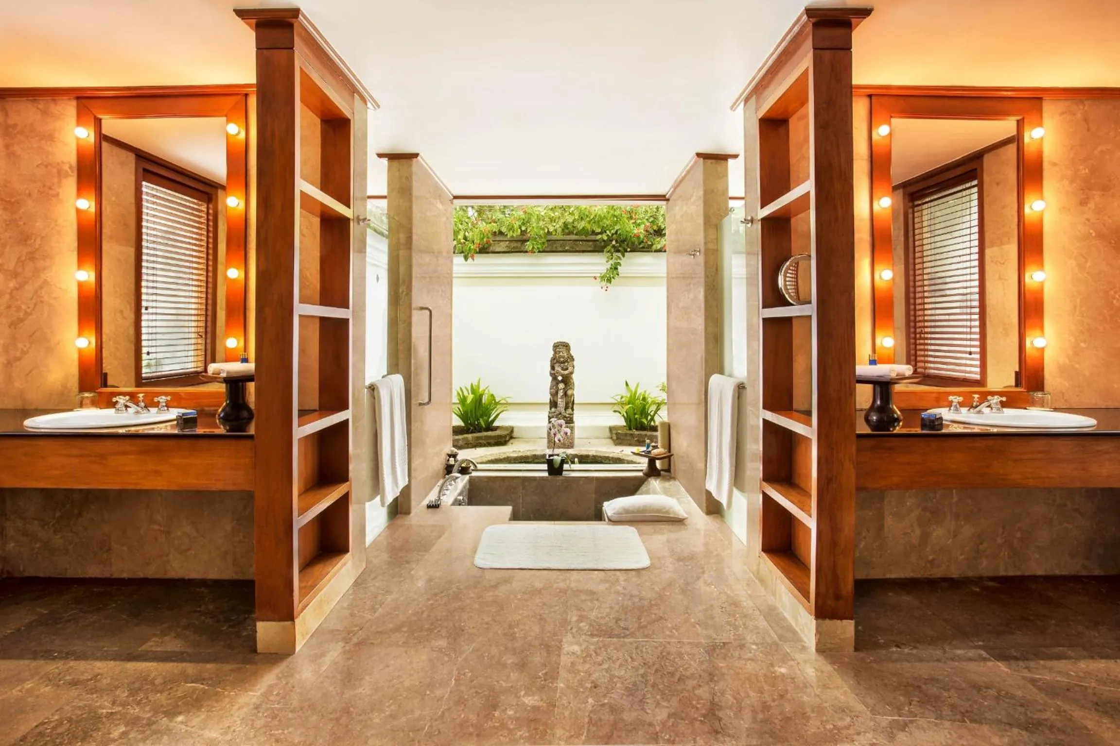 Bathroom in The Oberoi Beach Resort, Bali