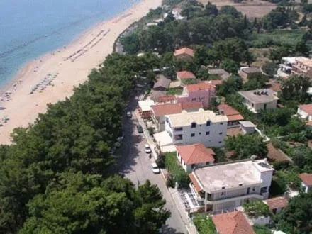 Day in Alexander Apartments