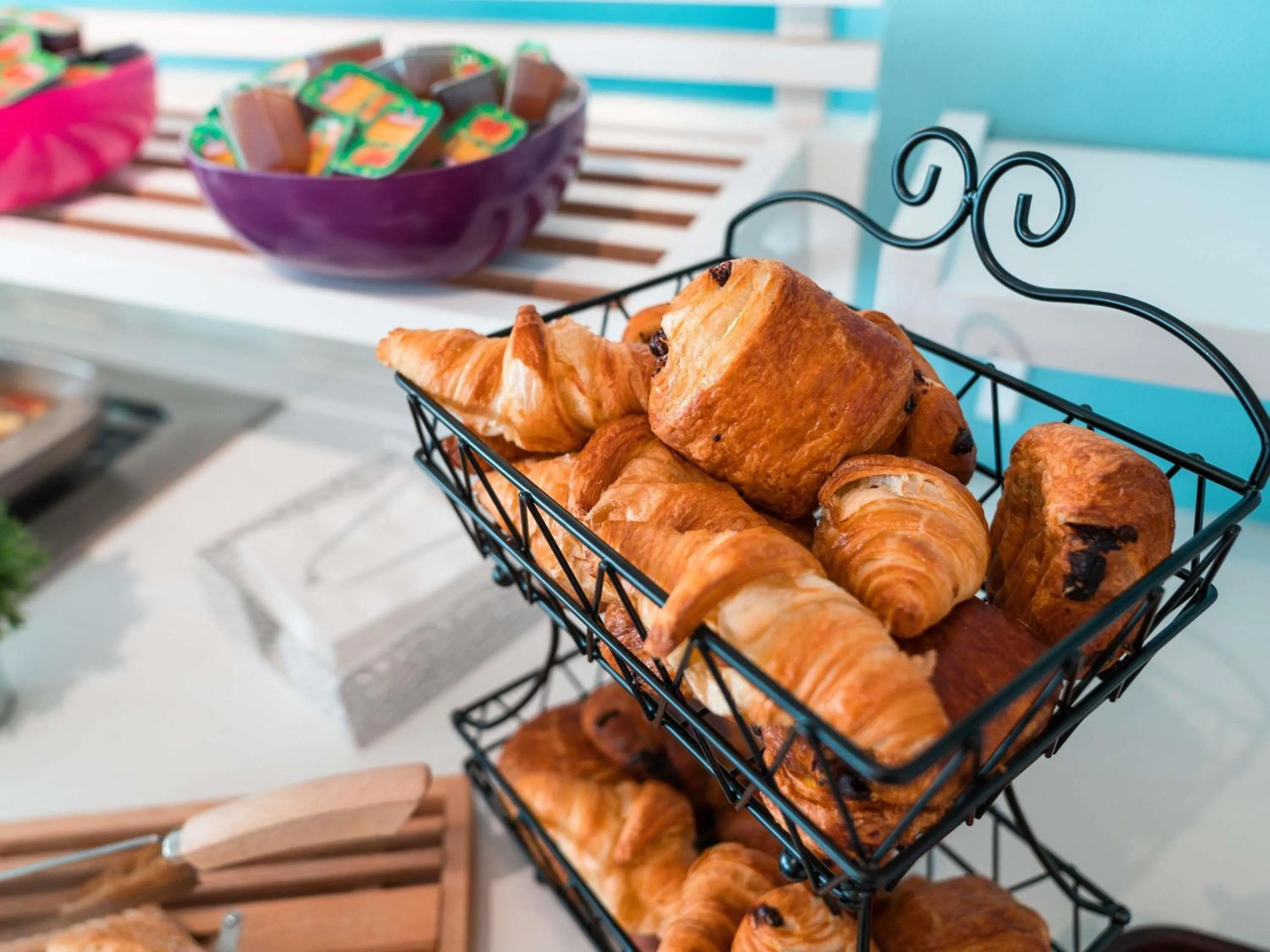 Breakfast in ibis Styles Marseille Centre Prado Place Castellane