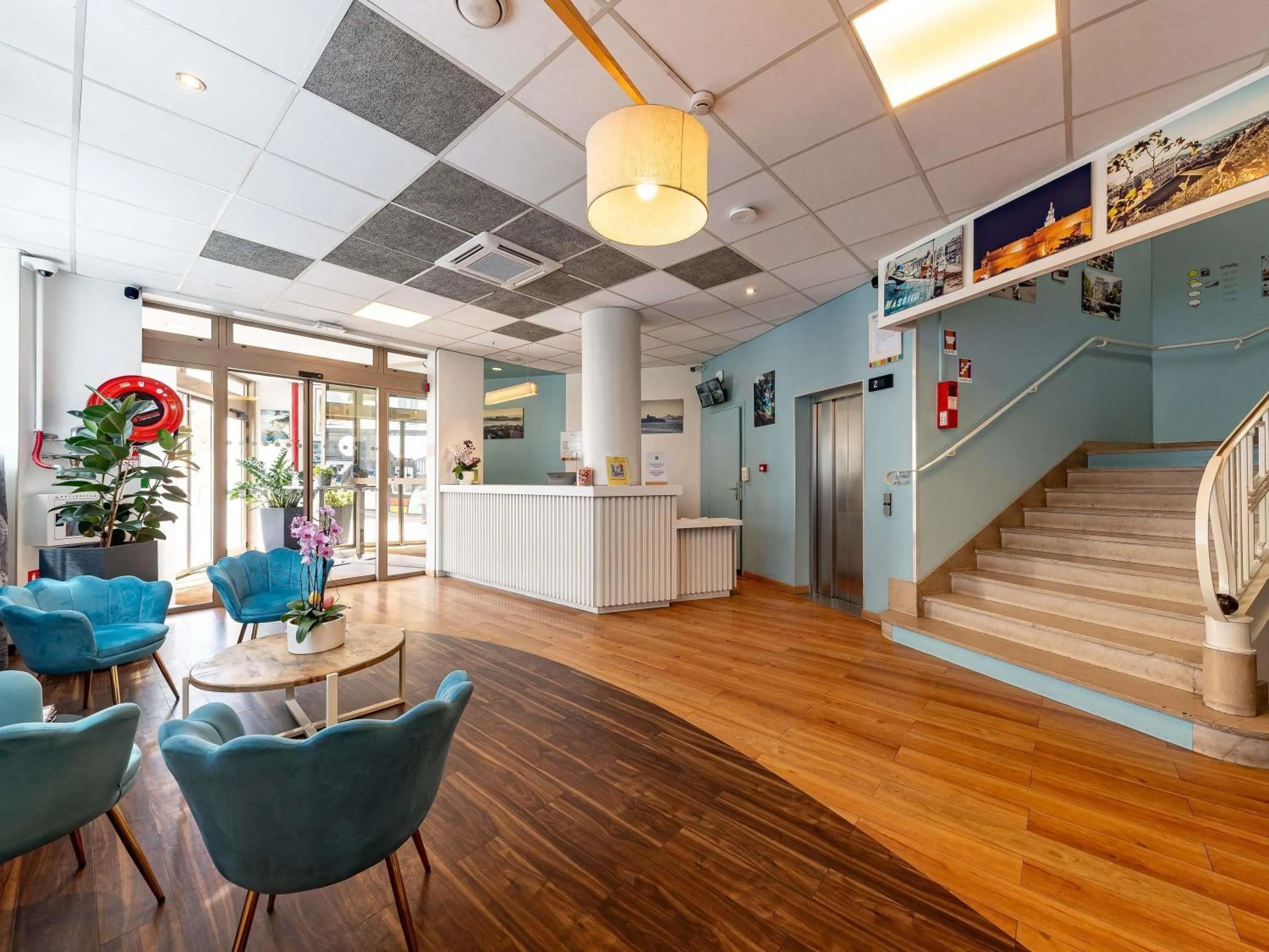 Property building in ibis Styles Marseille Centre Prado Place Castellane