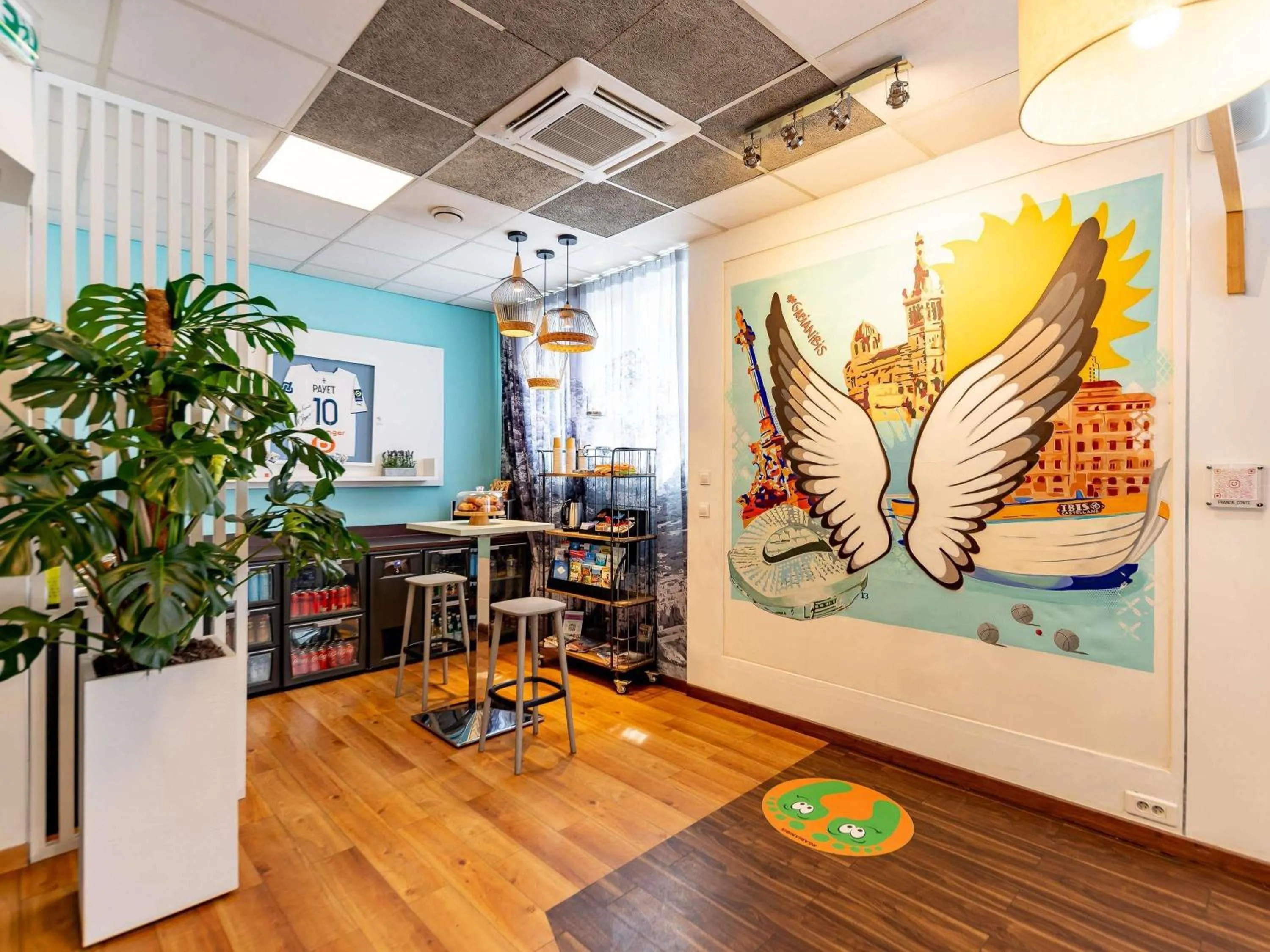 Property building in ibis Styles Marseille Centre Prado Place Castellane