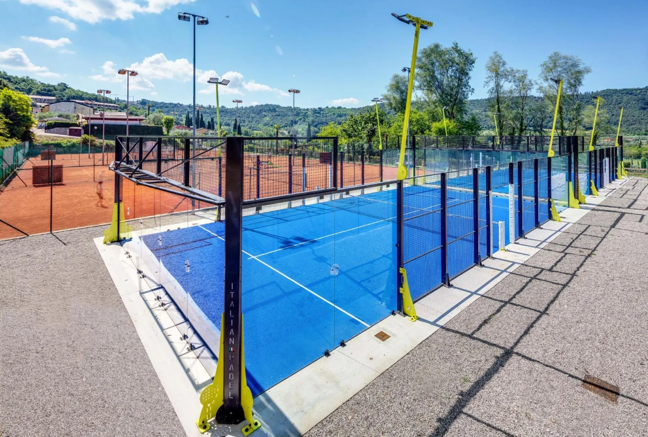Tennis court in Poiano Garda Resort Appartamenti