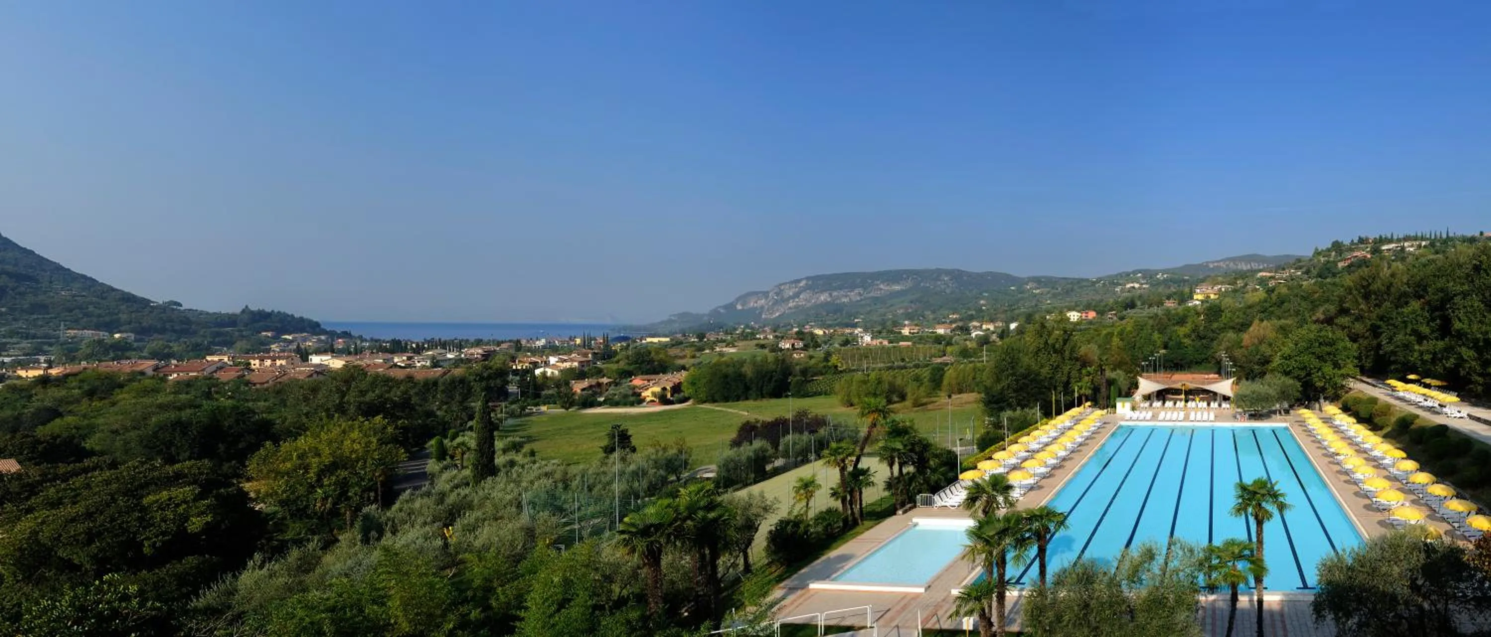 Swimming pool in Poiano Garda Resort Appartamenti