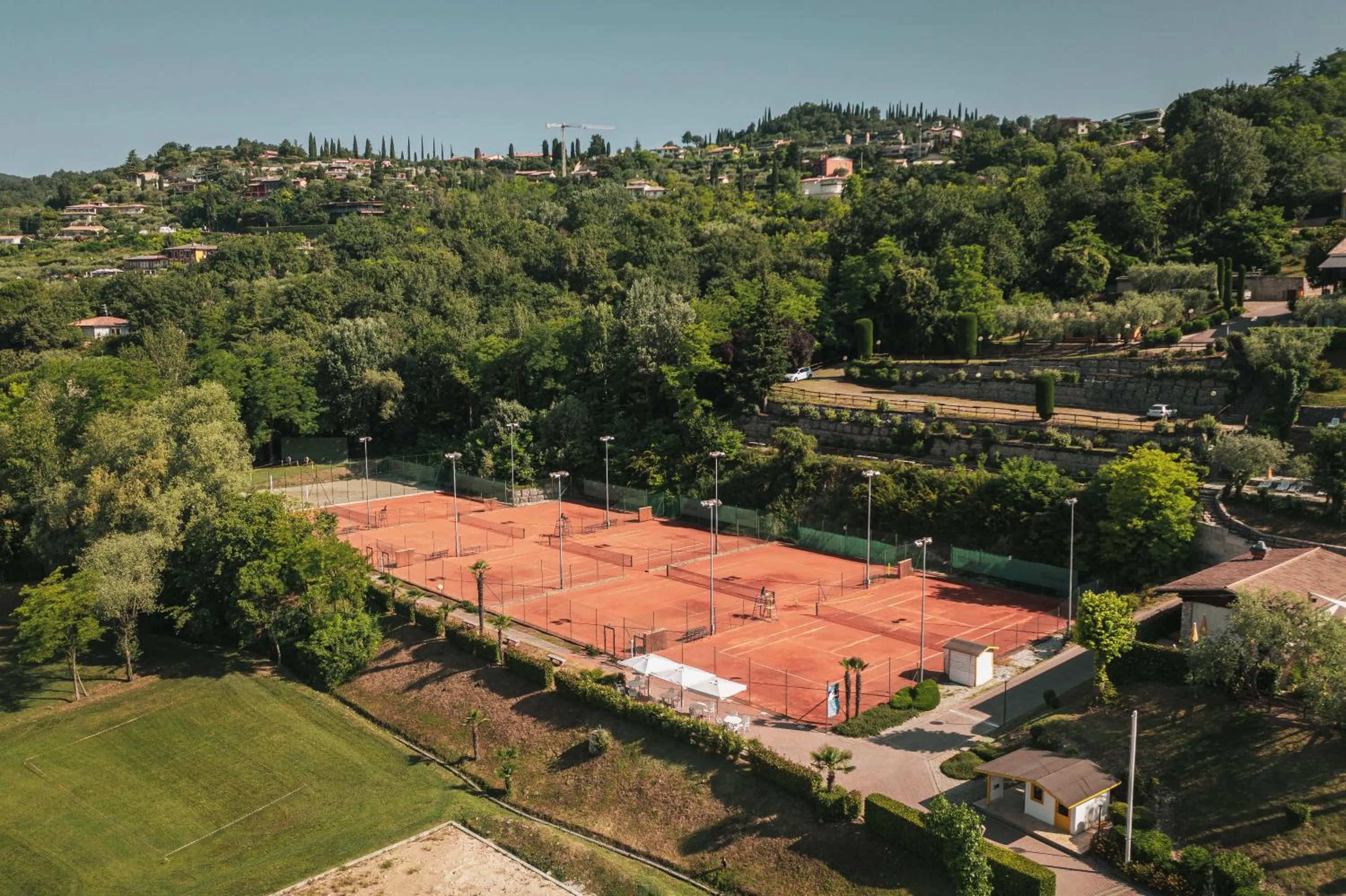 Tennis court in Poiano Garda Resort Appartamenti