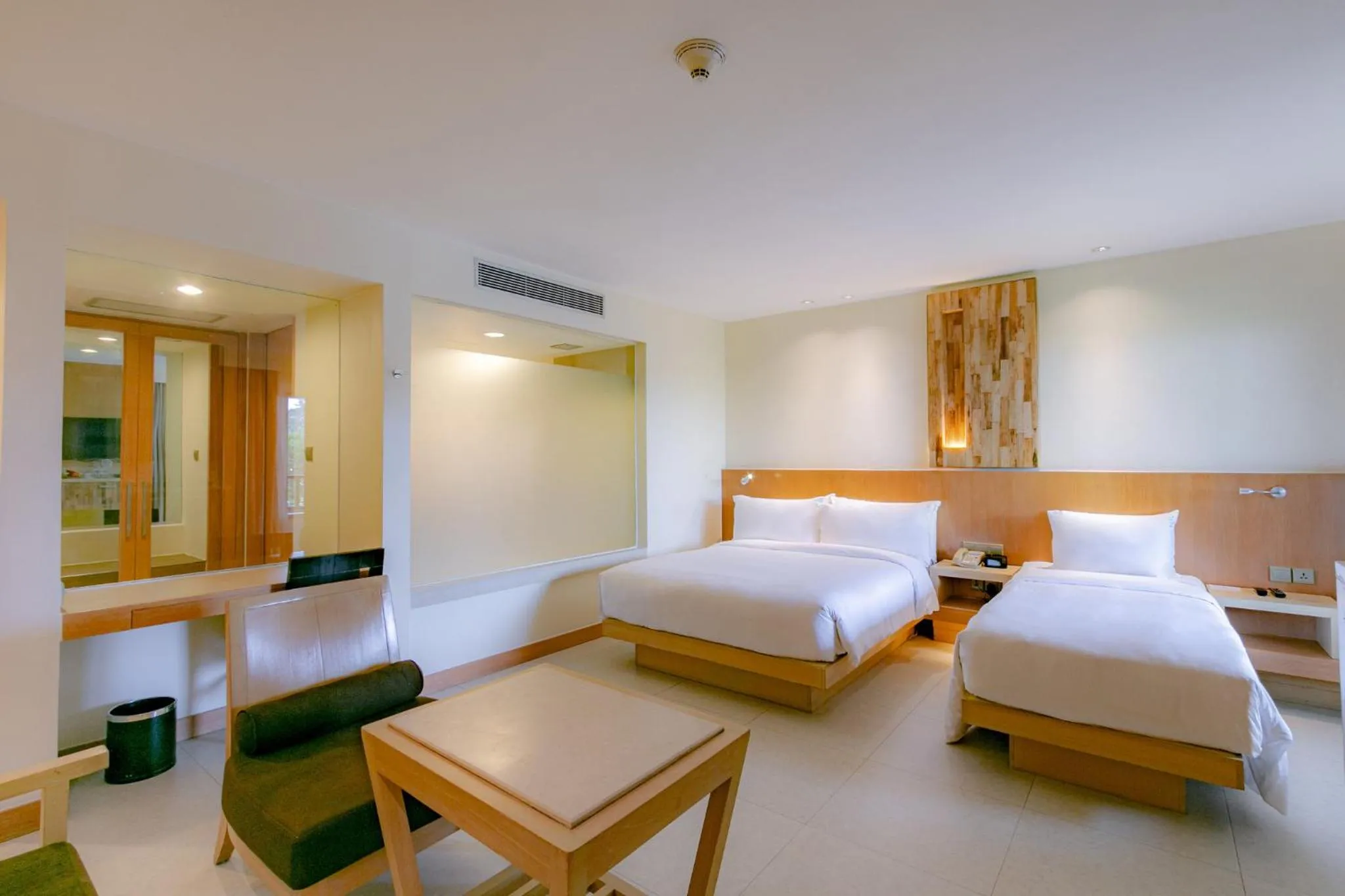 Photo of the whole room, Bed in Holiday Inn Resort Baruna Bali by IHG