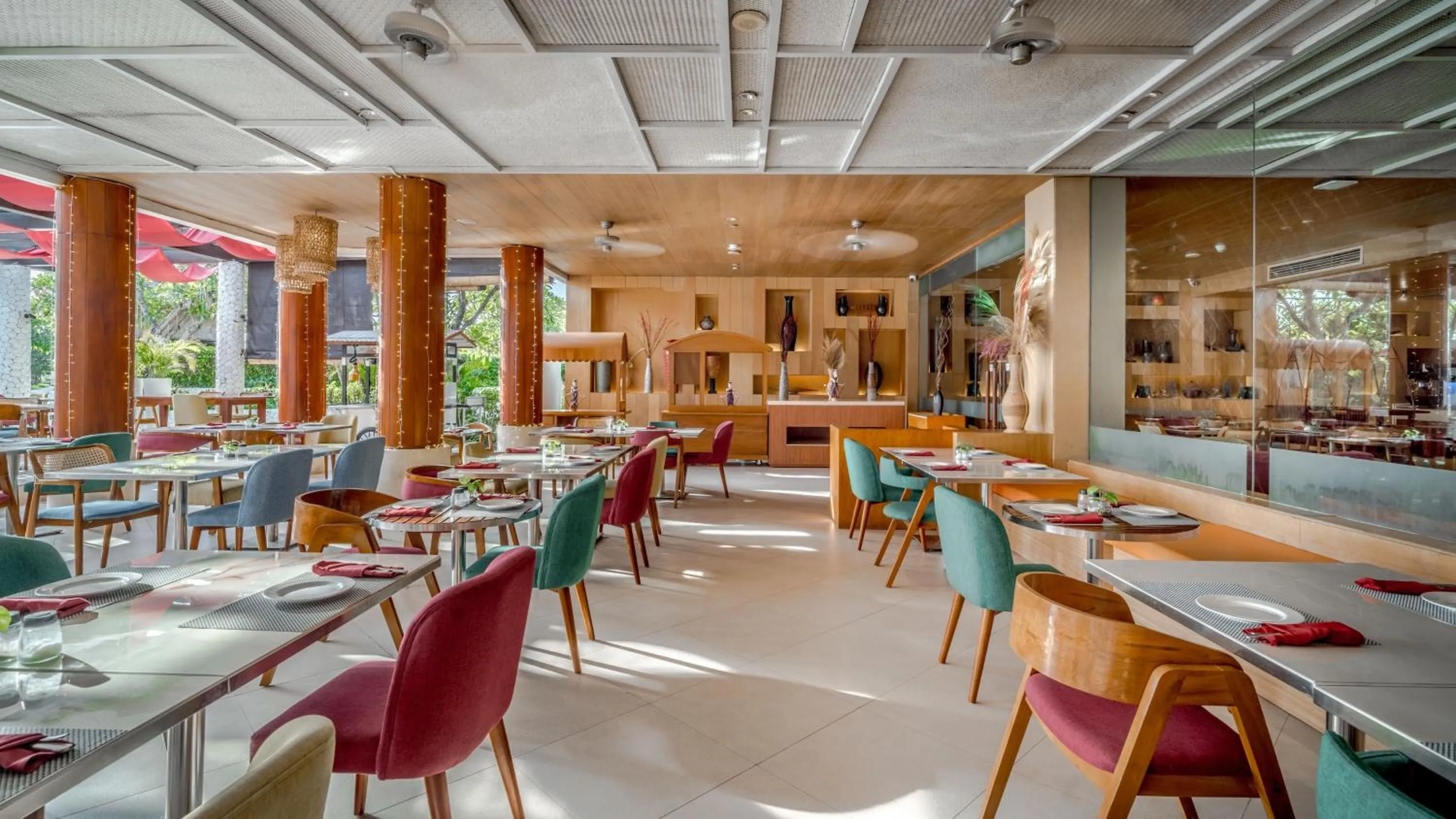 Restaurant/places to eat in Holiday Inn Resort Baruna Bali by IHG