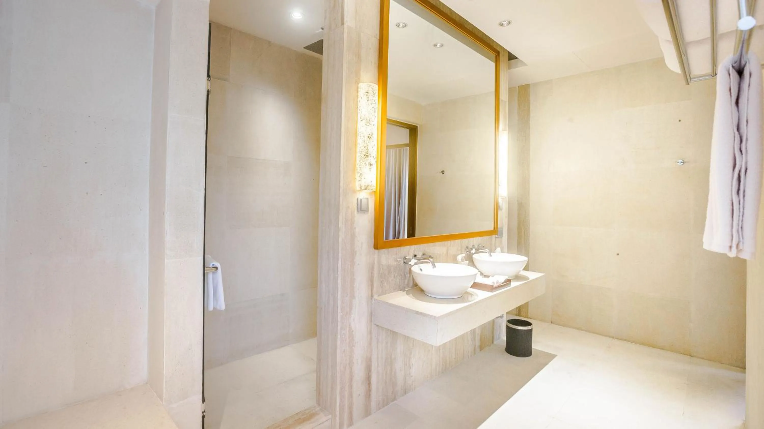 Bathroom in Holiday Inn Resort Baruna Bali by IHG