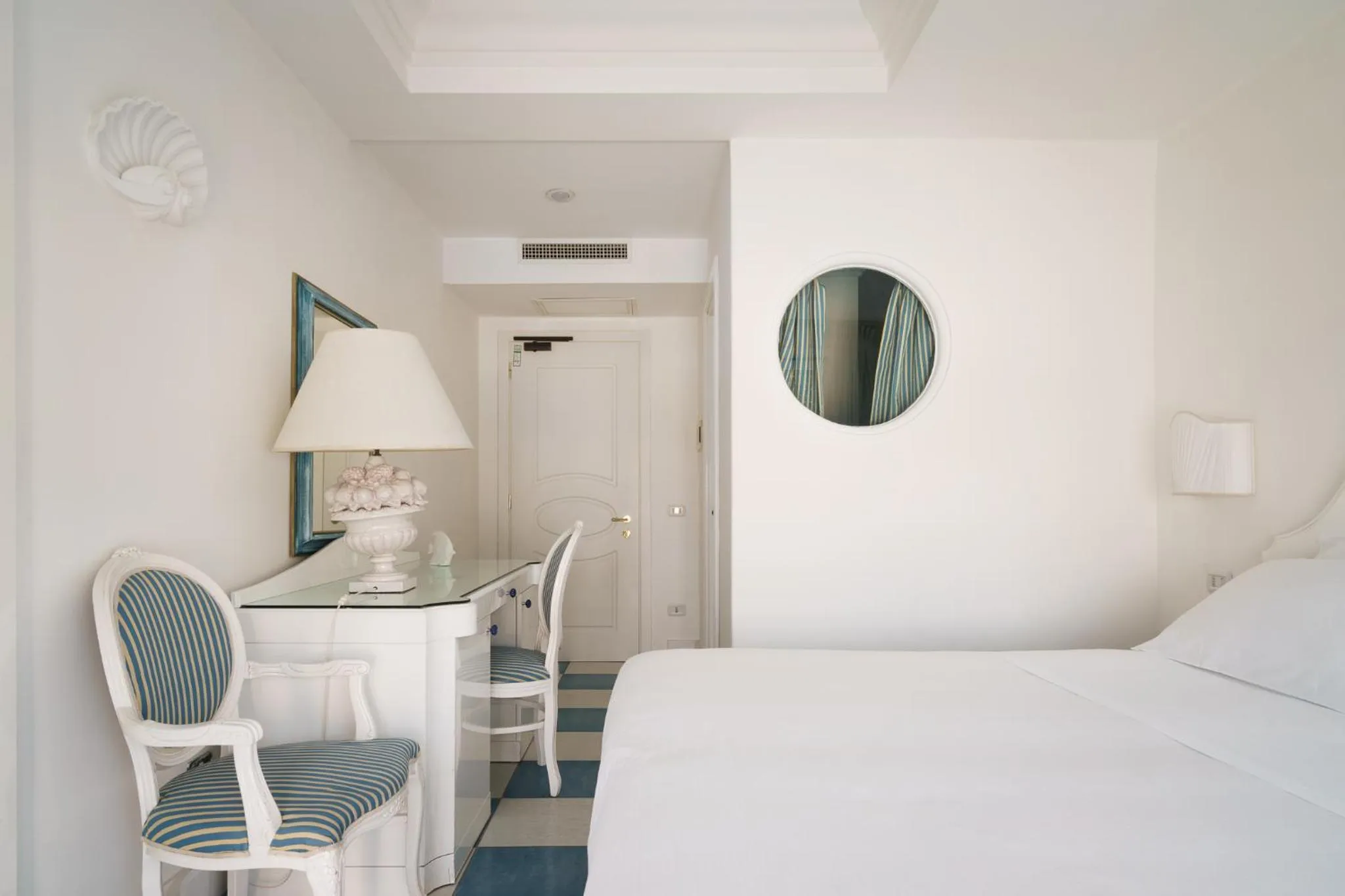 Bed in La Residenza Capri