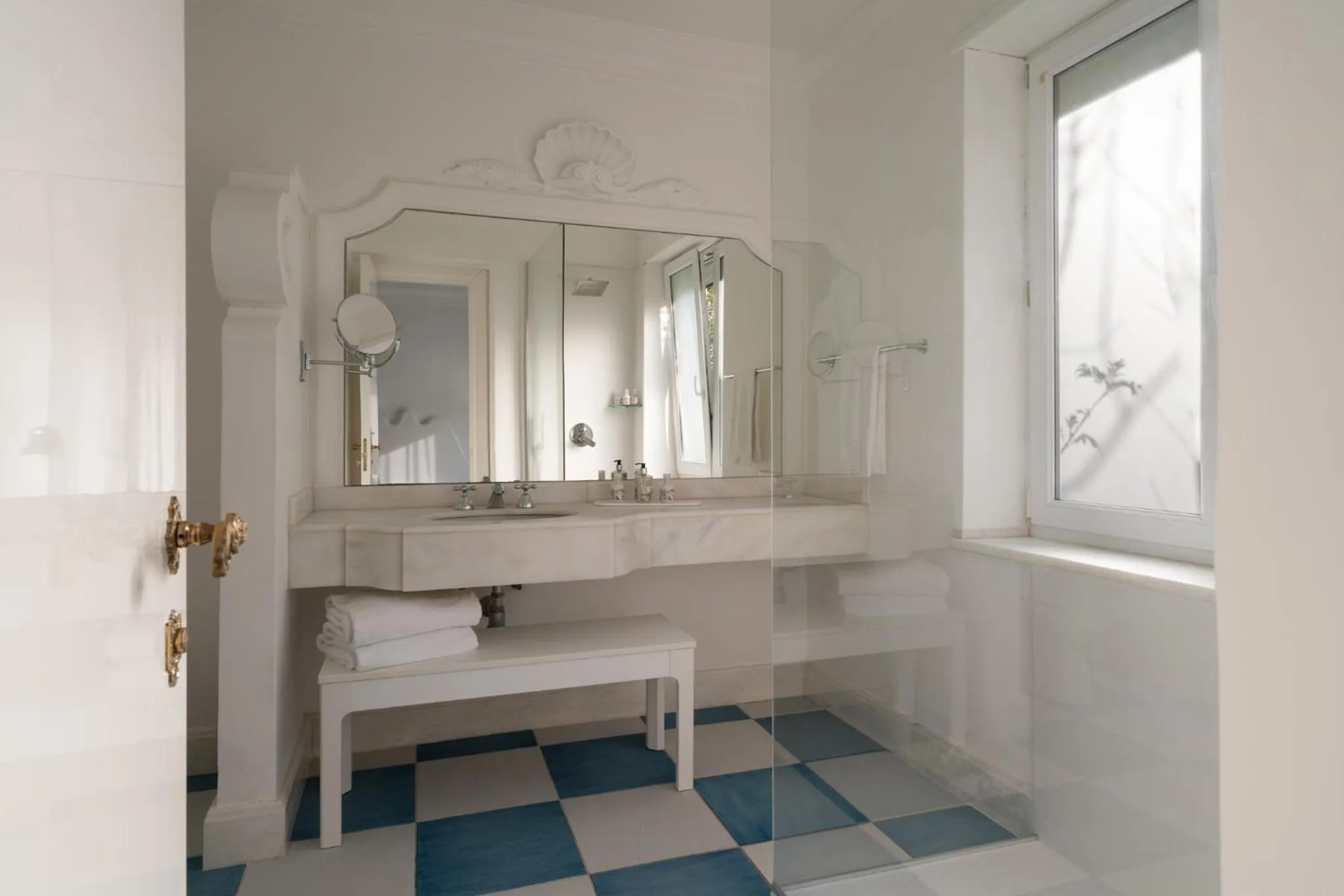 Bathroom in La Residenza Capri