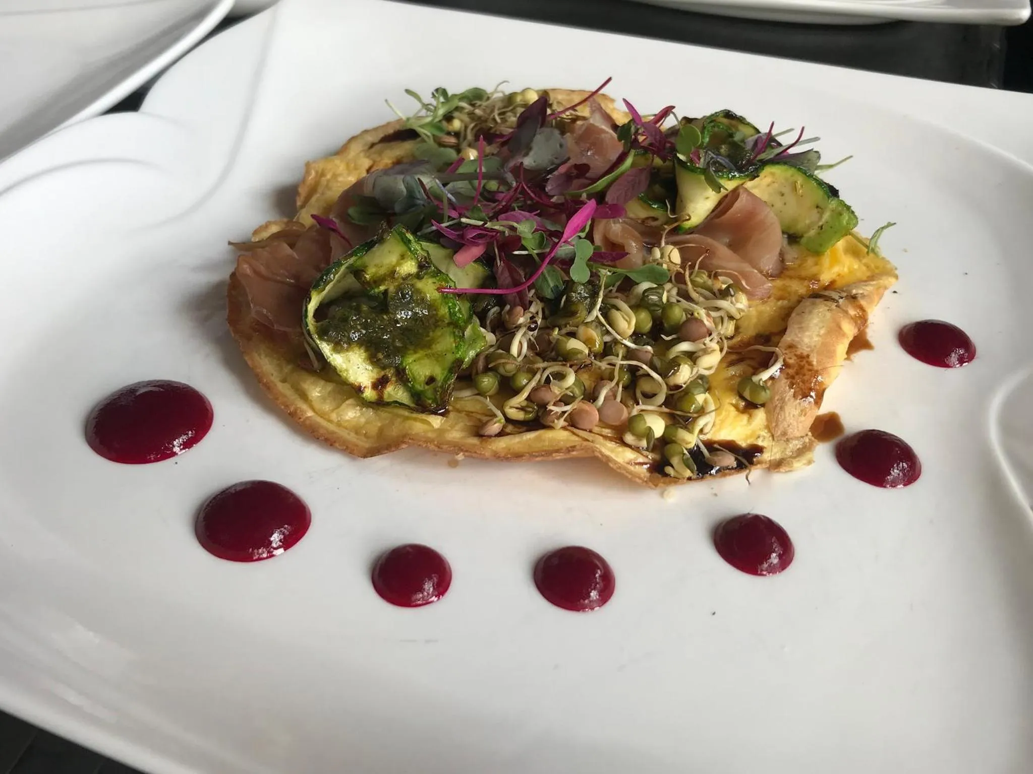 Food and drinks in Fusion Boutique Hotel