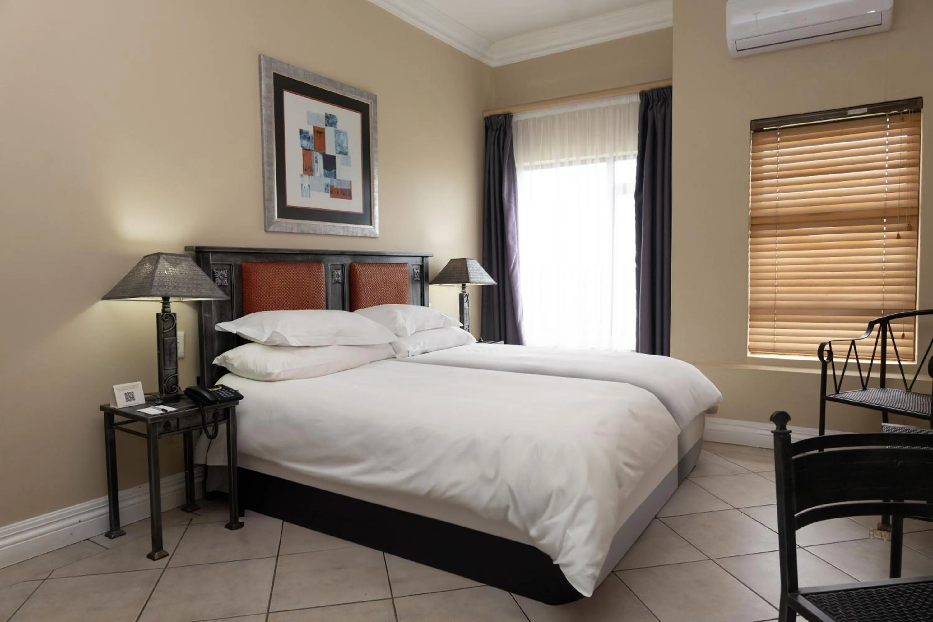 Bed in Premier Hotel The Richards