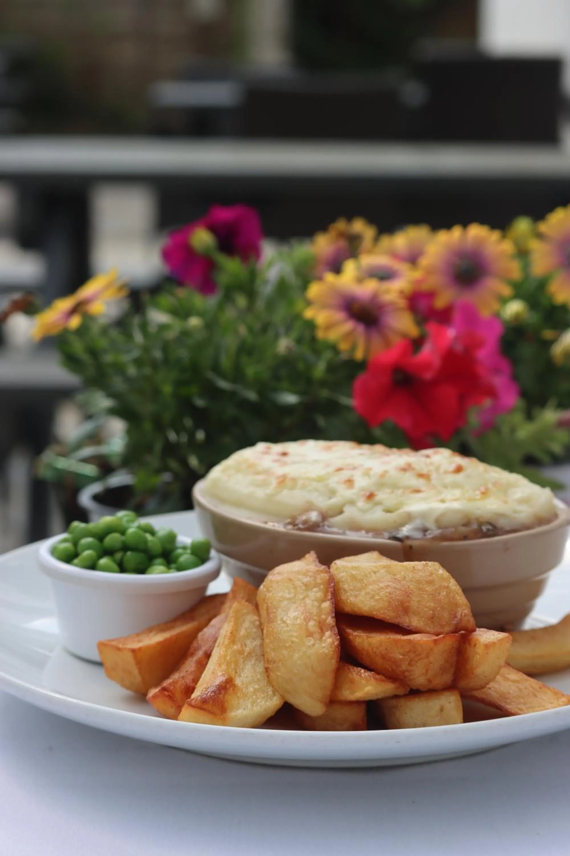 Food and drinks in The Castle Hotel