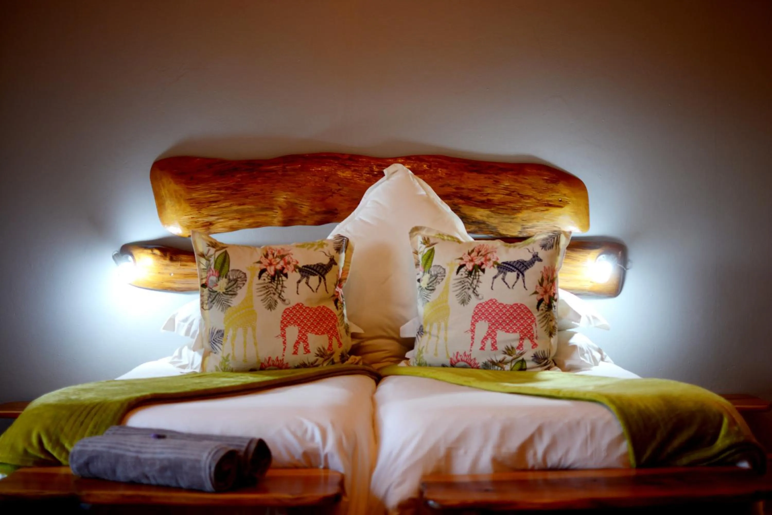 Bed in Addo Dung Beetle Guest Farm