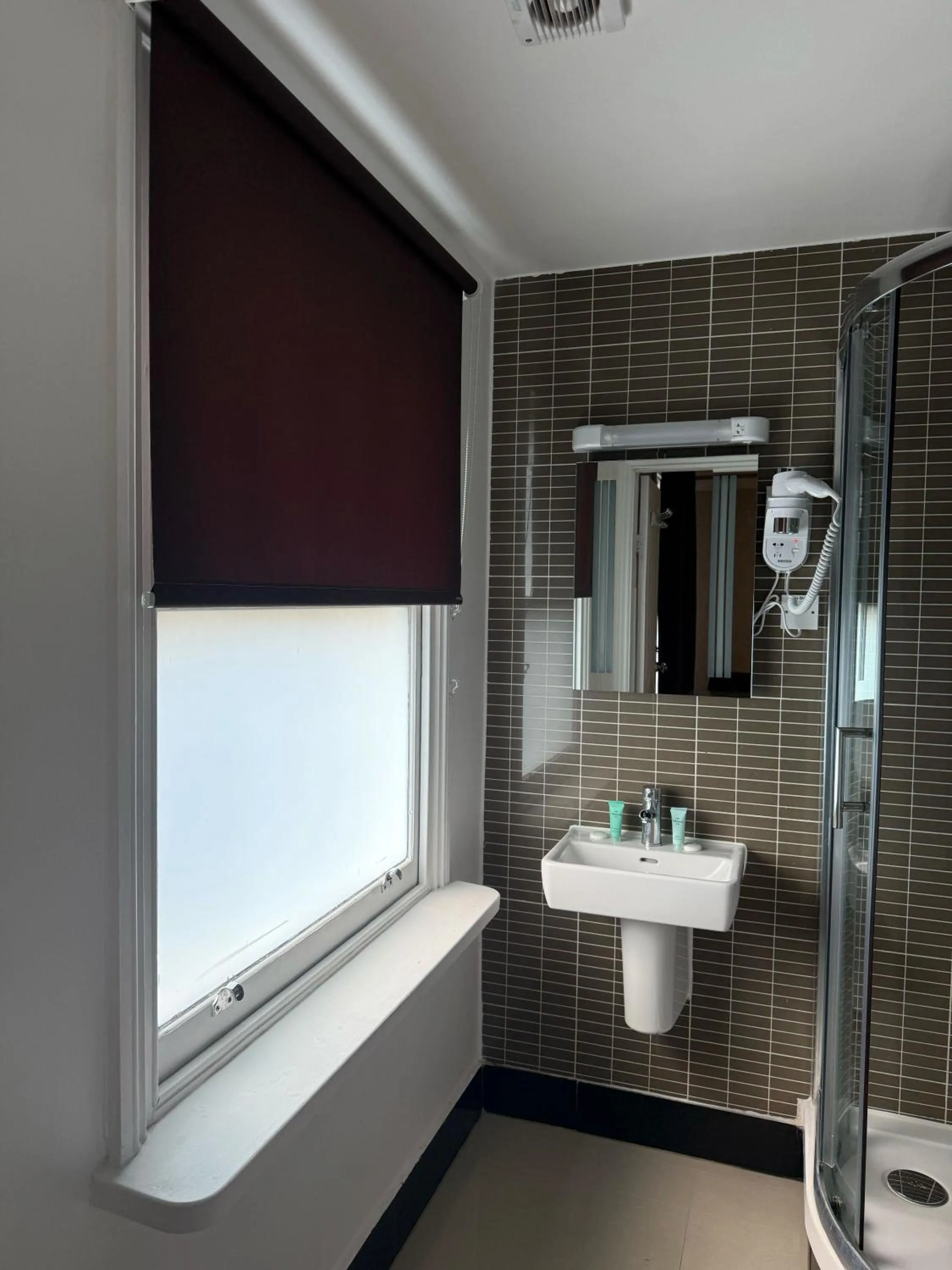 Shower in Hyde Park Suites