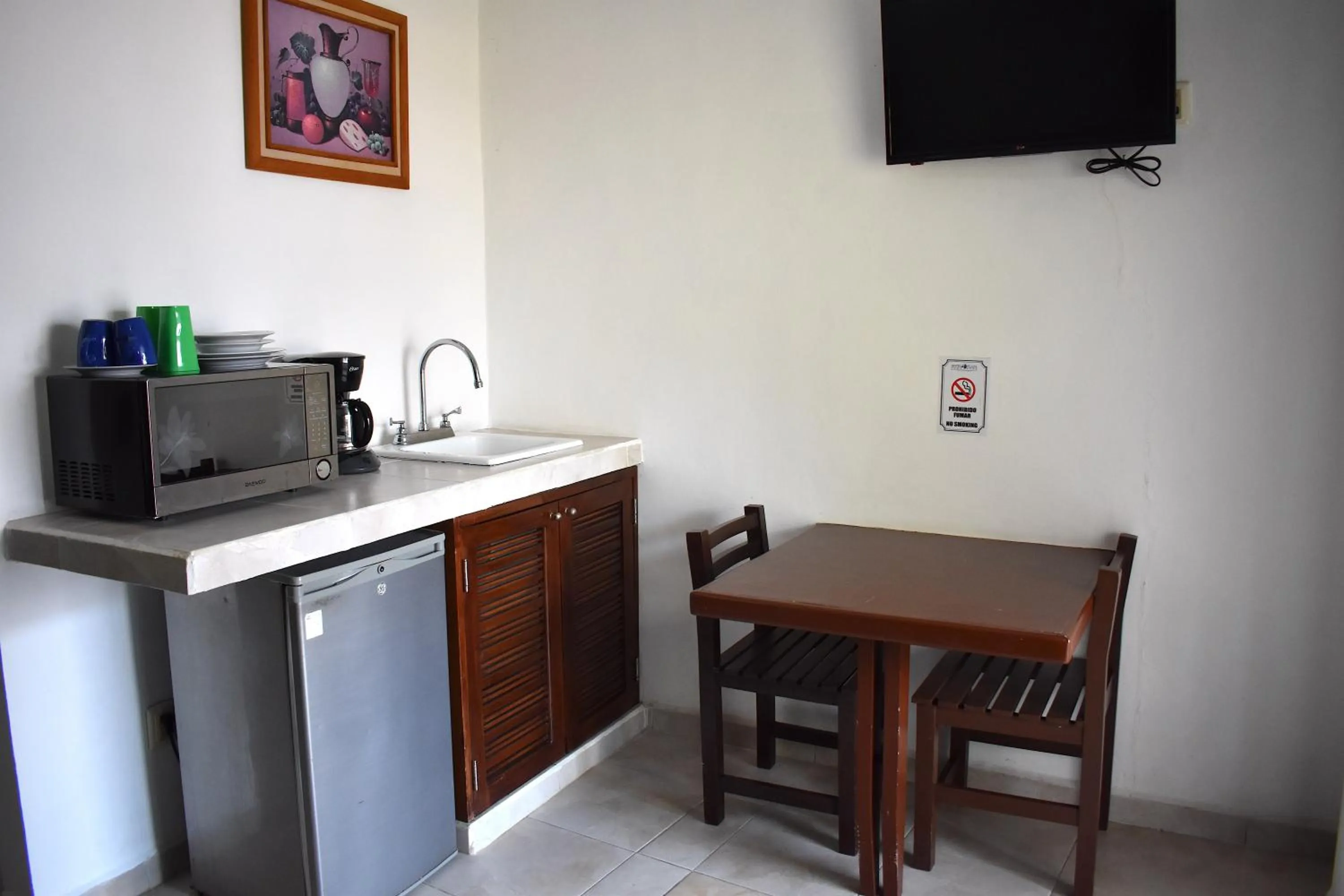 Dining area in Plaza Almendros Hotel Isla Mujeres