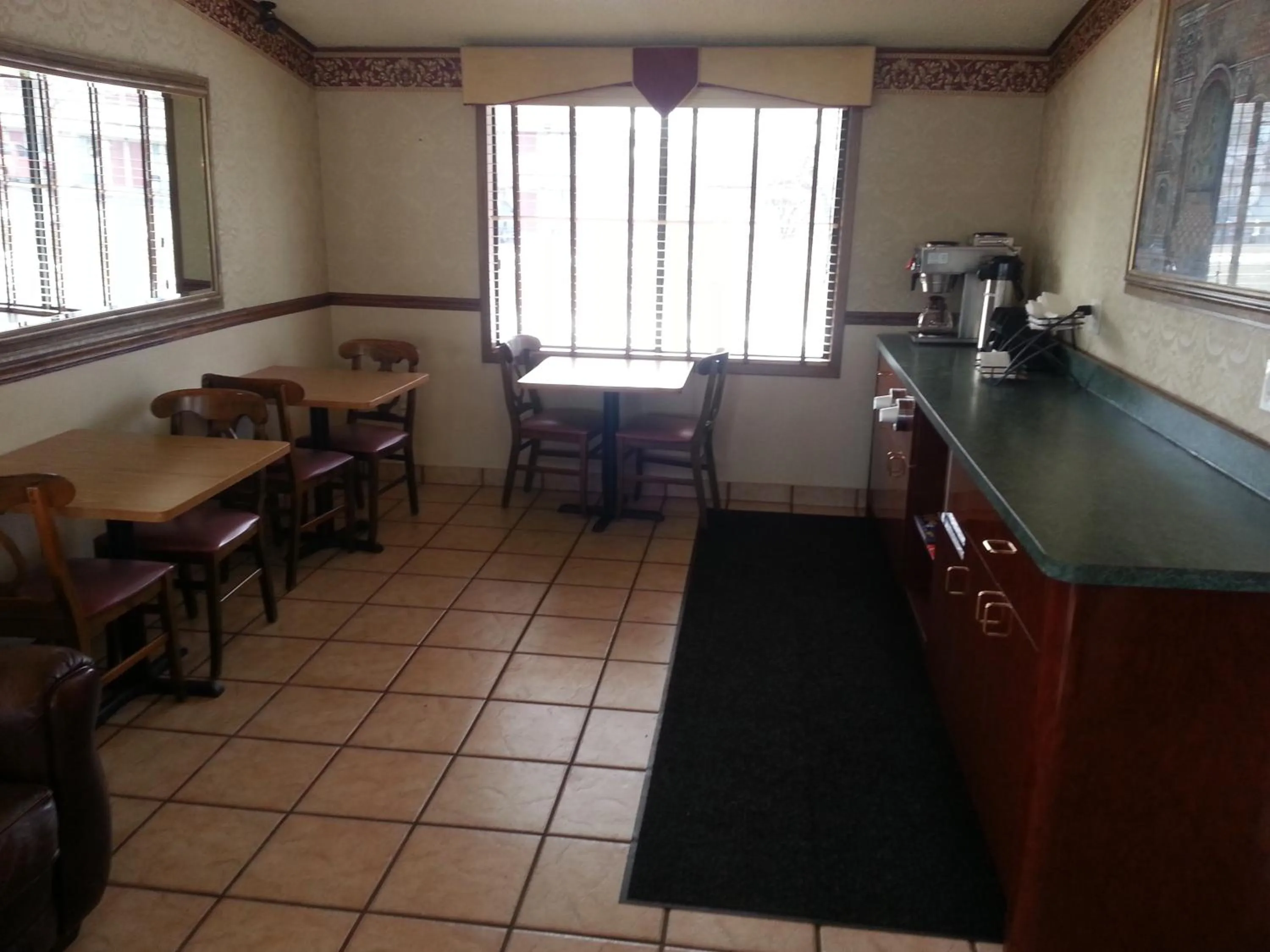 Restaurant/places to eat in Travelodge by Wyndham Monroe