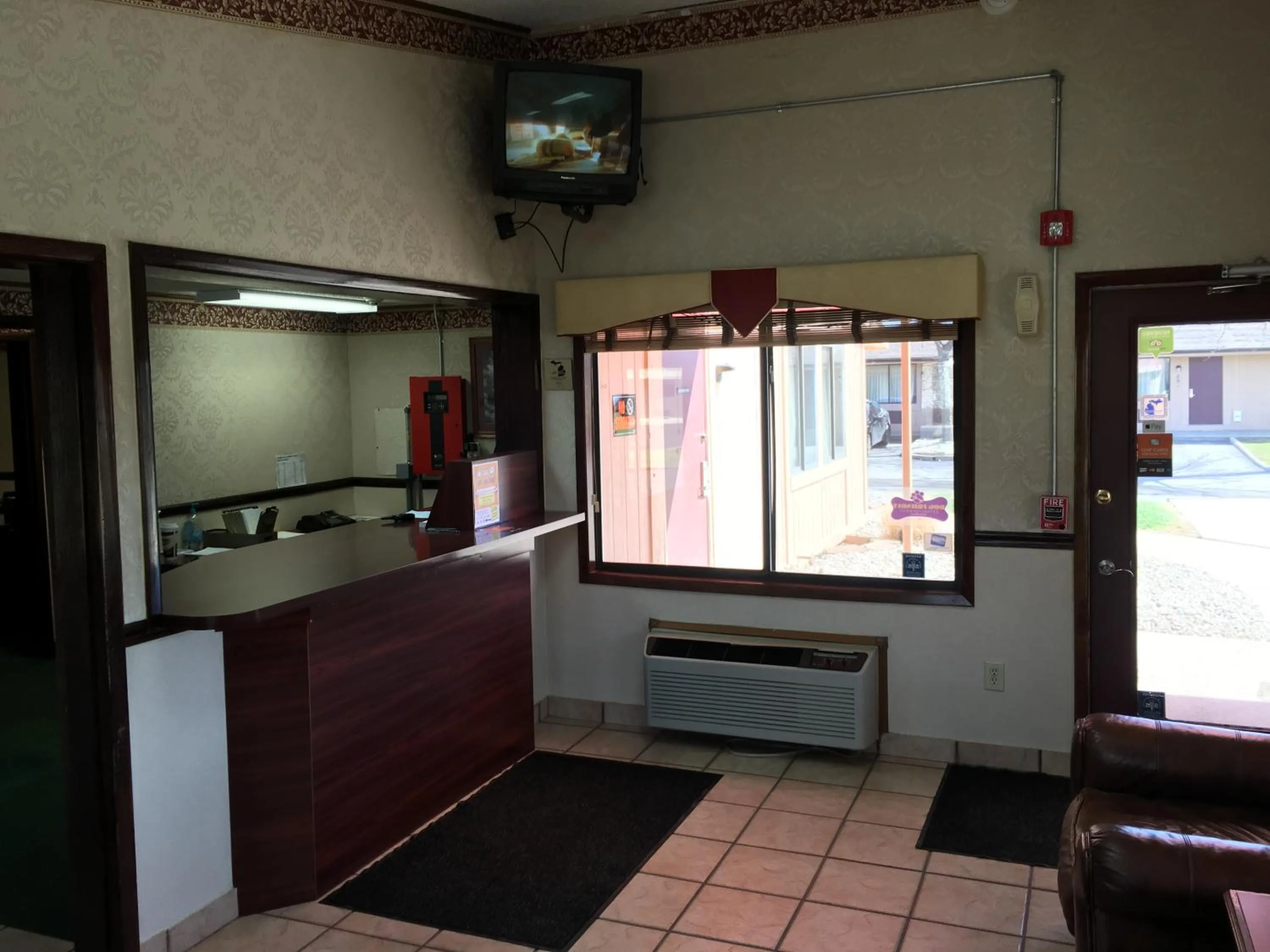 Lobby or reception in Travelodge by Wyndham Monroe