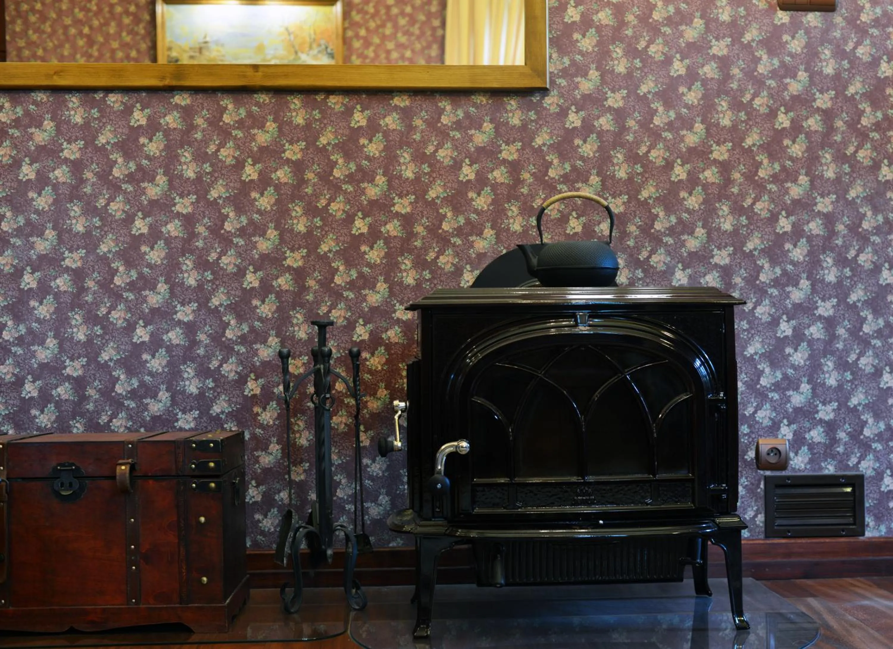 Communal lounge/ TV room in Hotel Magnes