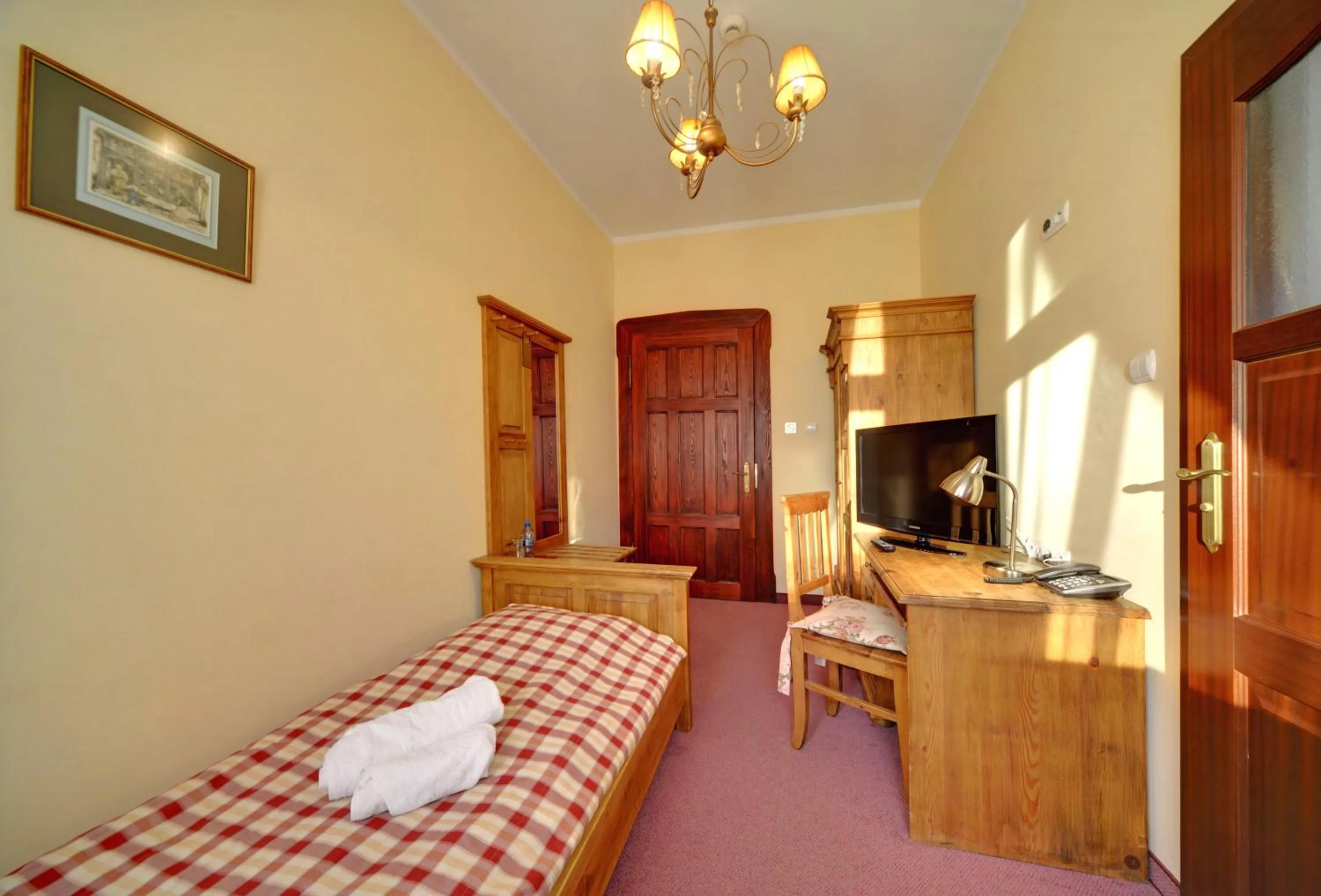 Day, Bed in Hotel Magnes