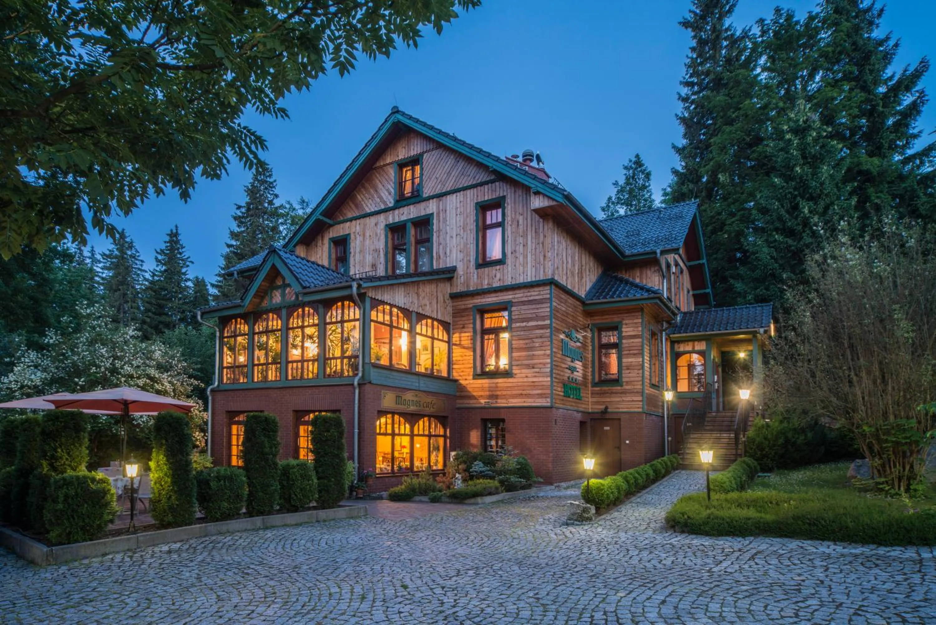 Facade/entrance in Hotel Magnes