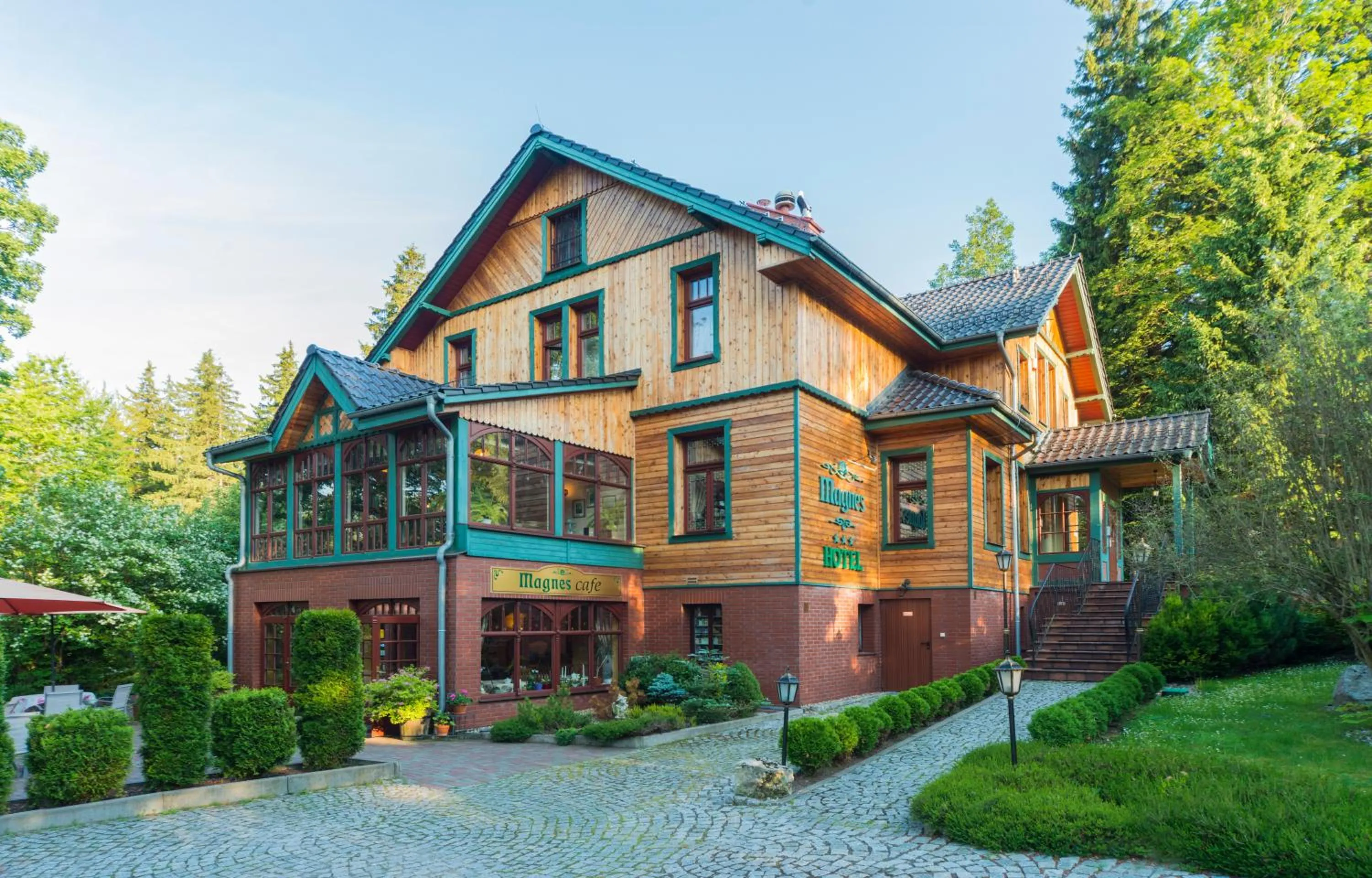 Facade/entrance in Hotel Magnes
