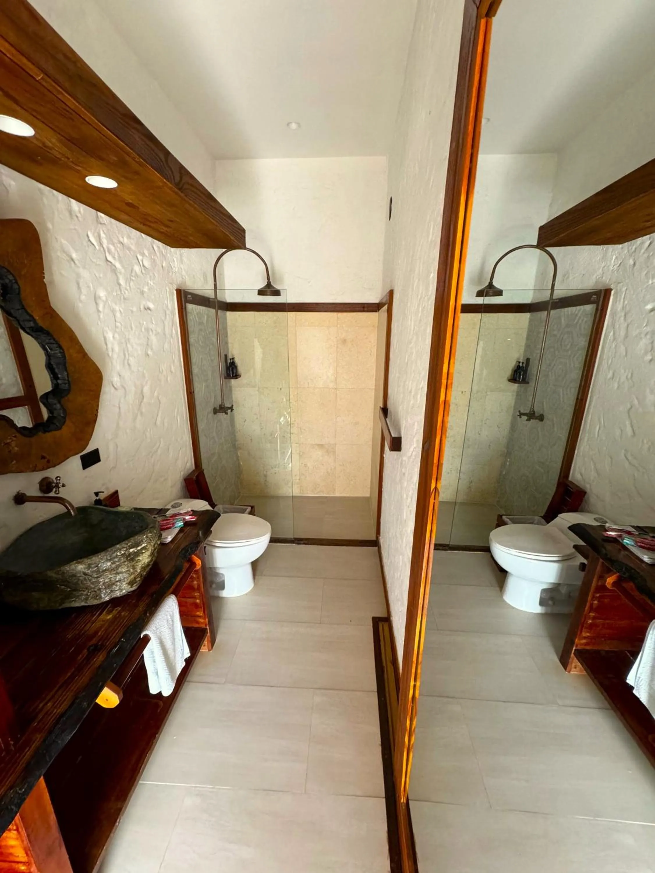 Shower in Miraflores Boutique Hotel Adults Only