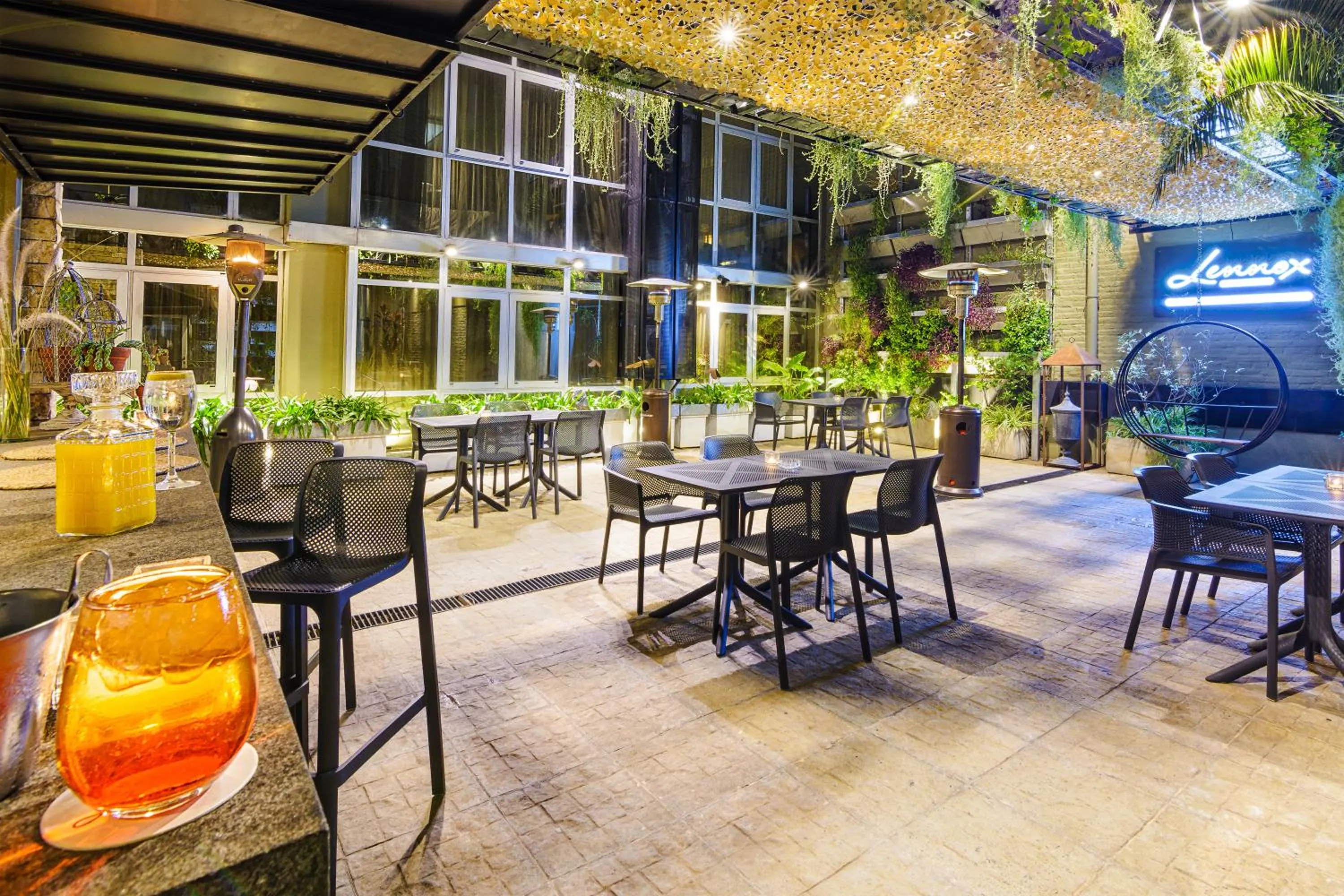 Restaurant/places to eat in Lennox Buenos Aires