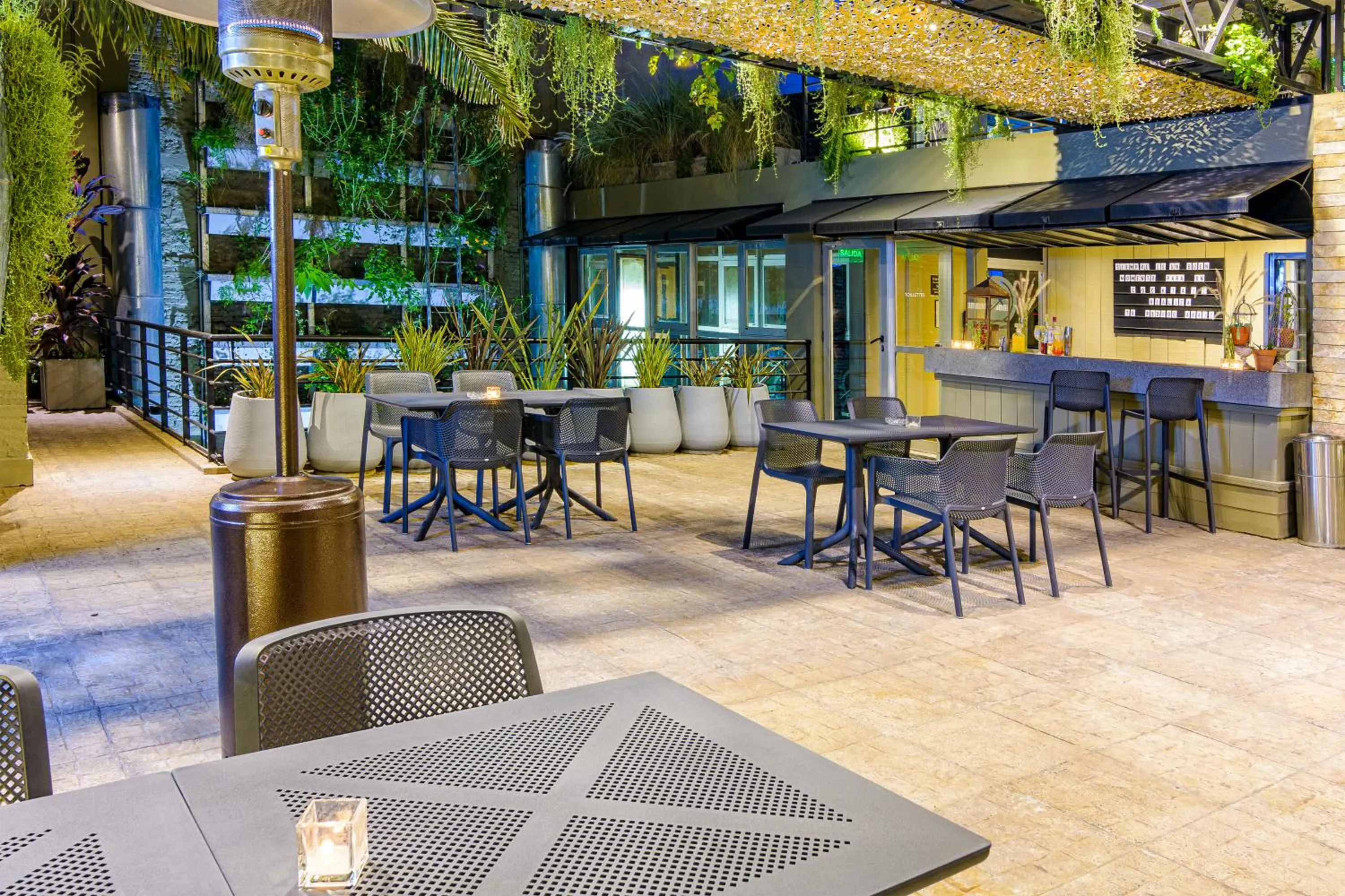 Restaurant/places to eat in Lennox Buenos Aires