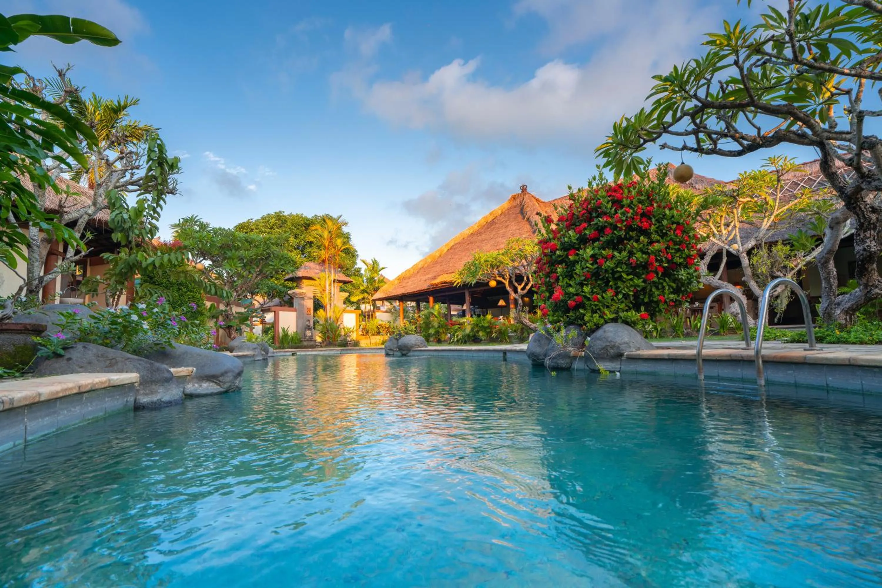 Swimming pool in Desamuda Village by Pertama Management