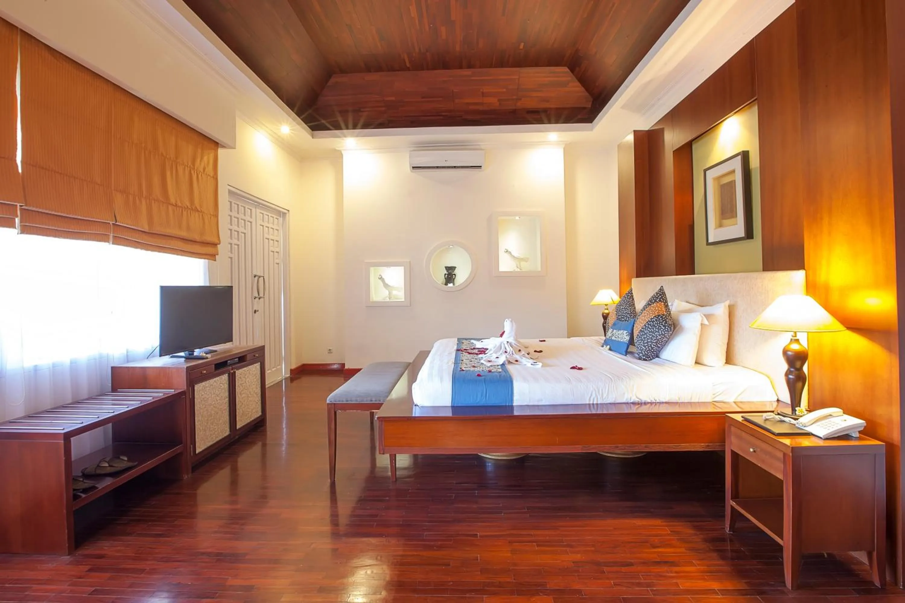 Bed in The Beverly Hills Bali Villas Jimbaran