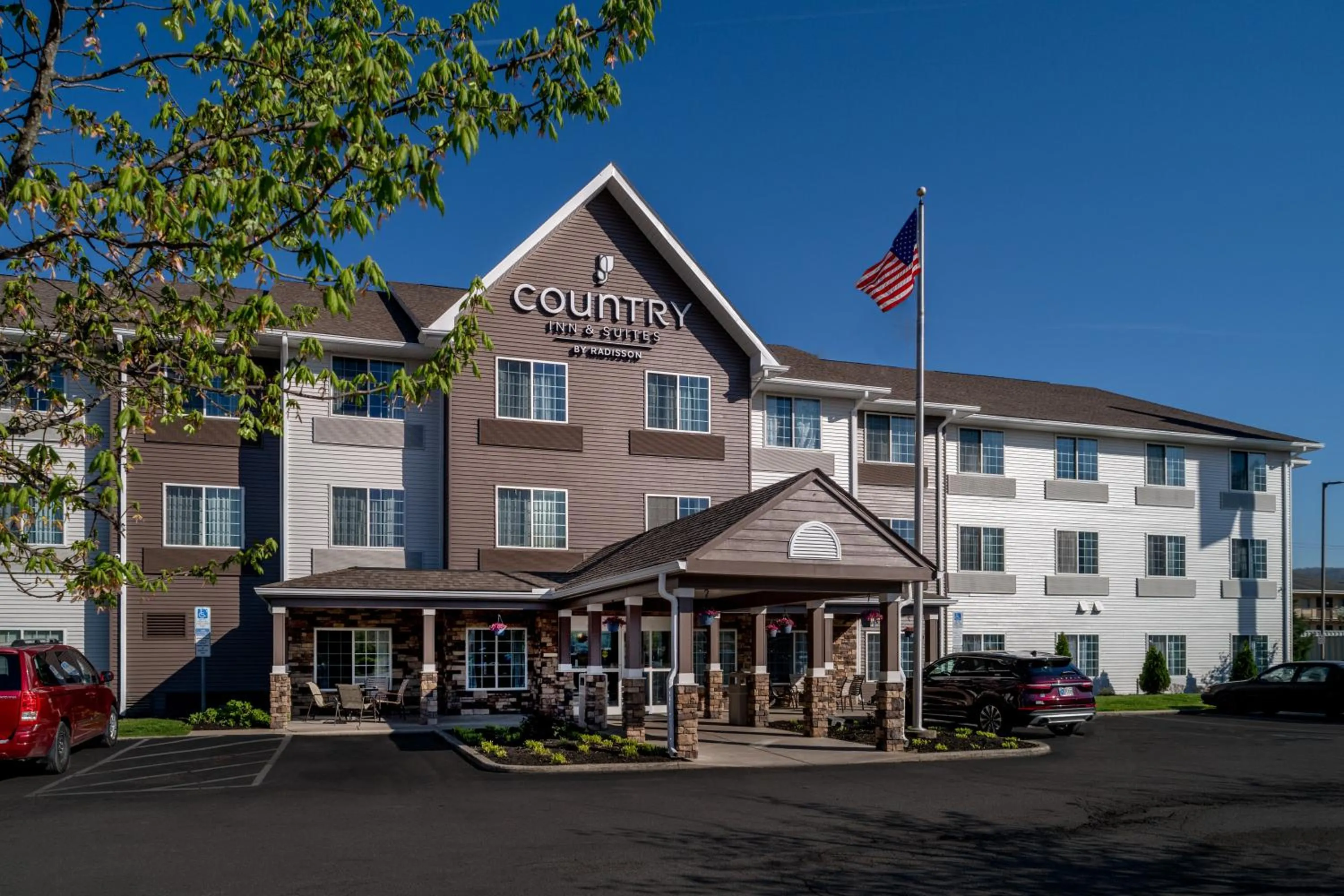 Property building in Country Inn & Suites By Radisson, Charleston South, WV