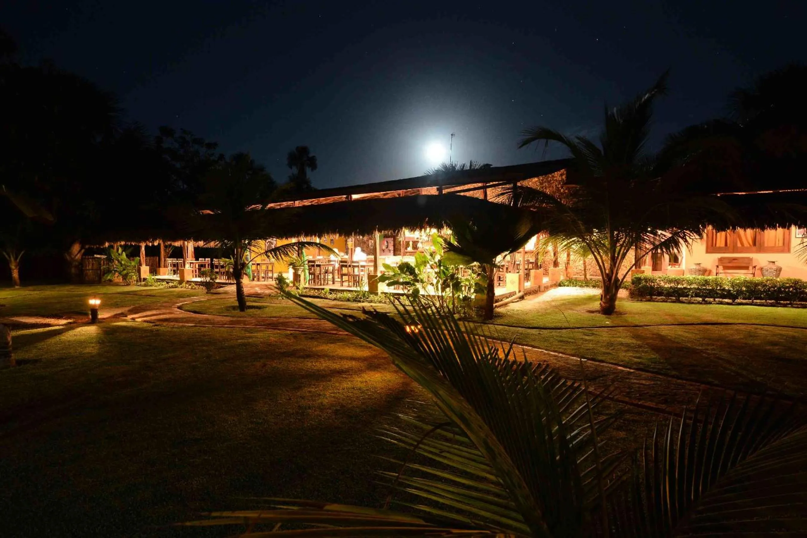 Restaurant/places to eat in Encantes do Nordeste