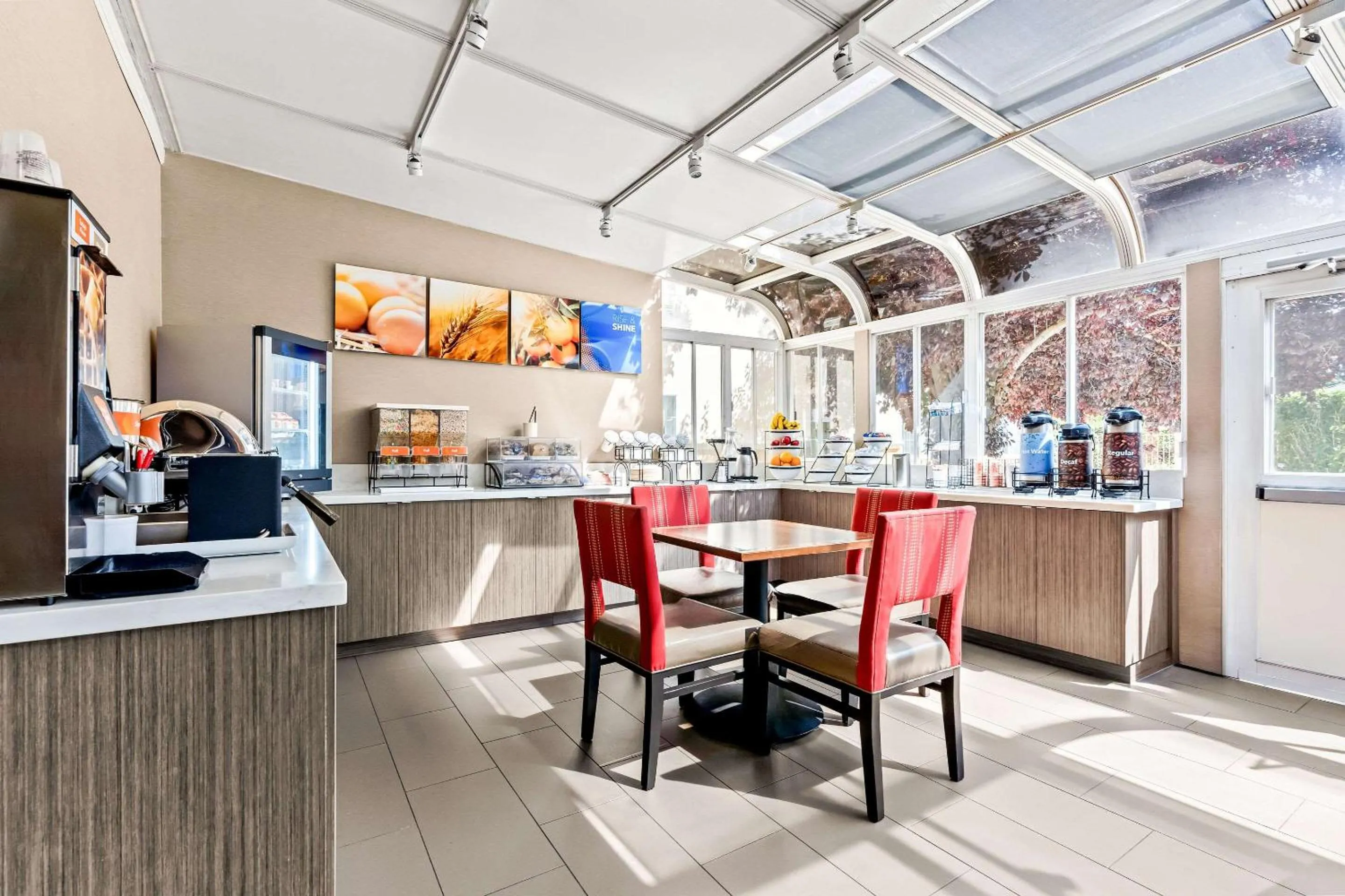 Breakfast in Comfort Inn Modesto