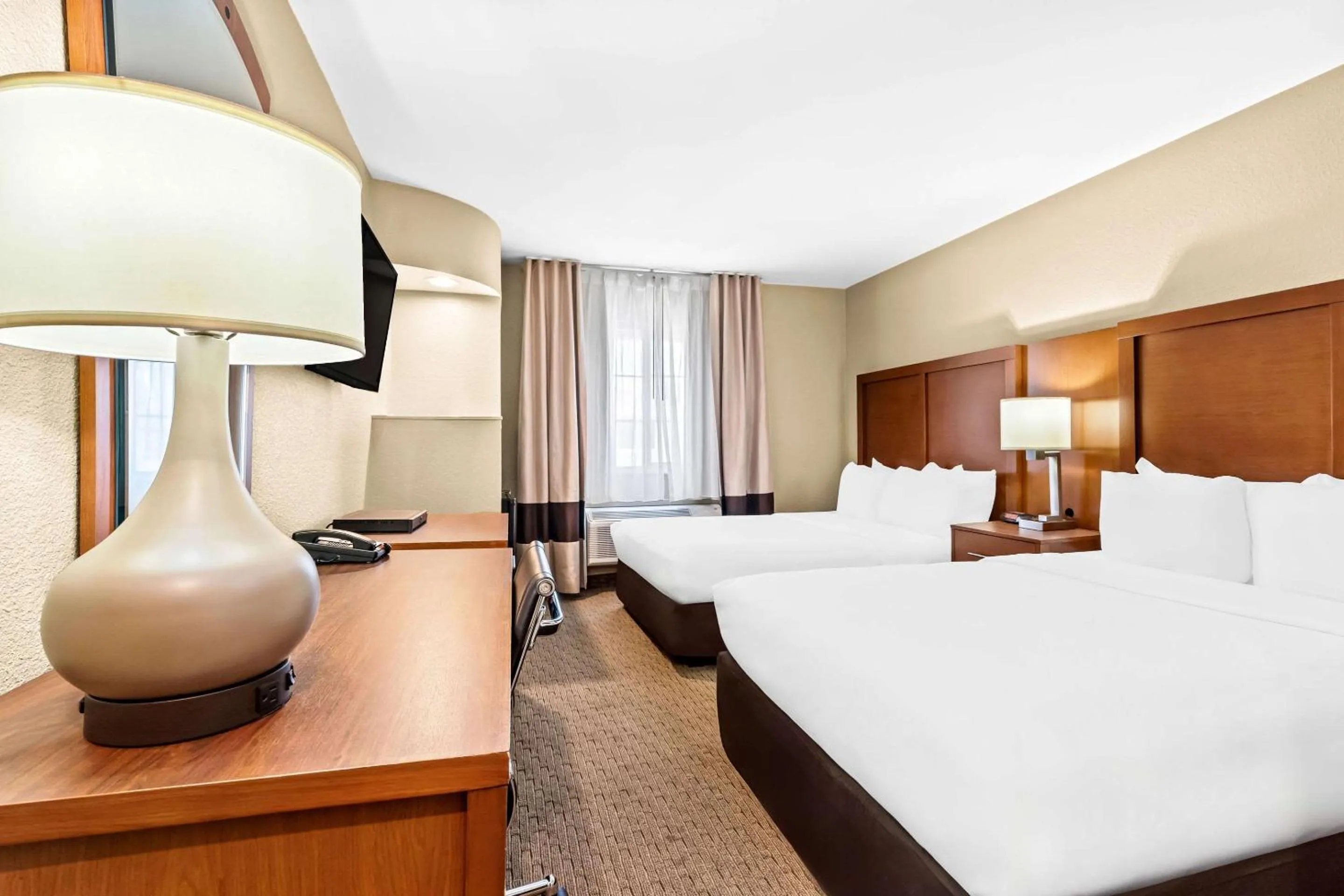 Bedroom in Comfort Inn Modesto