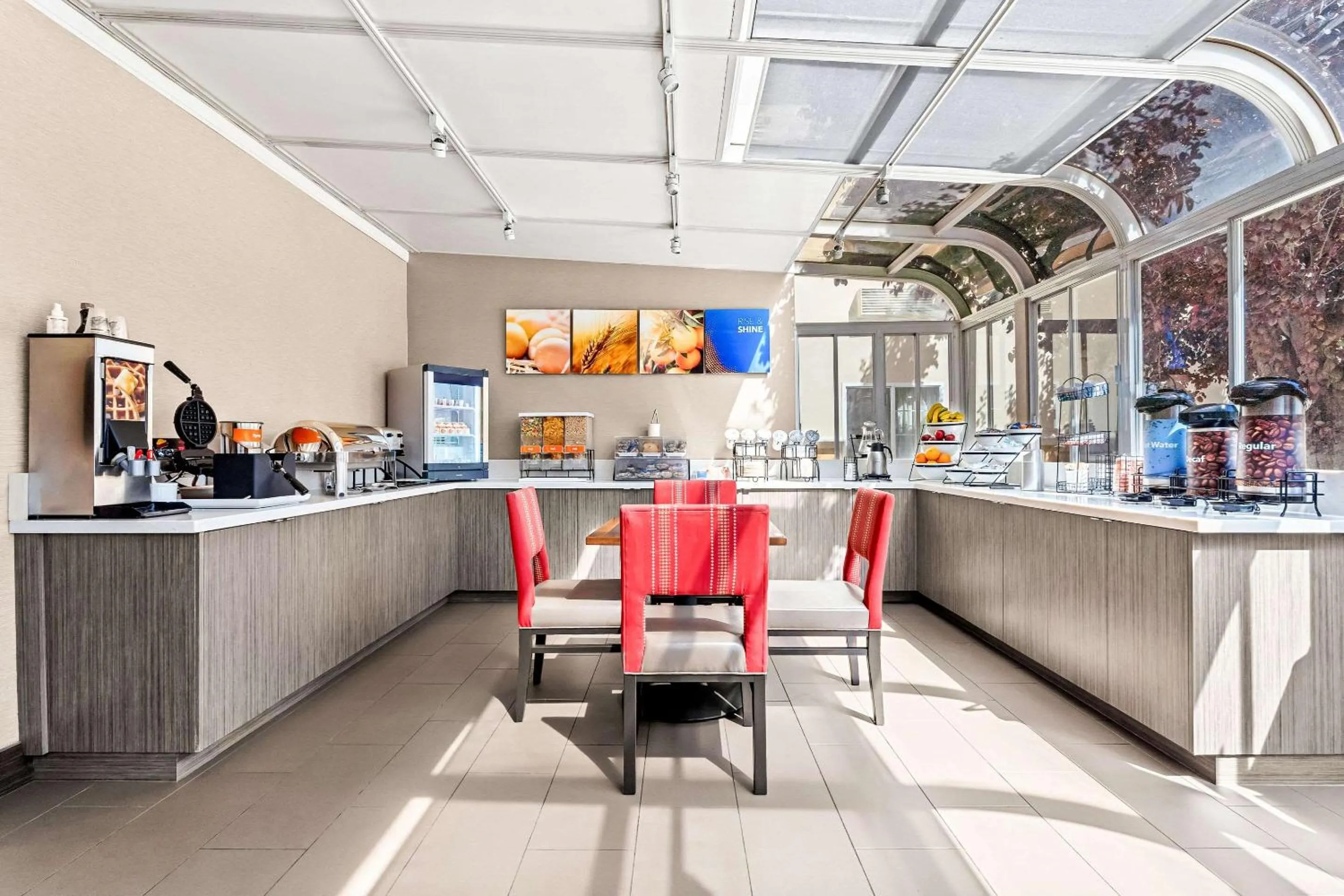 Breakfast in Comfort Inn Modesto