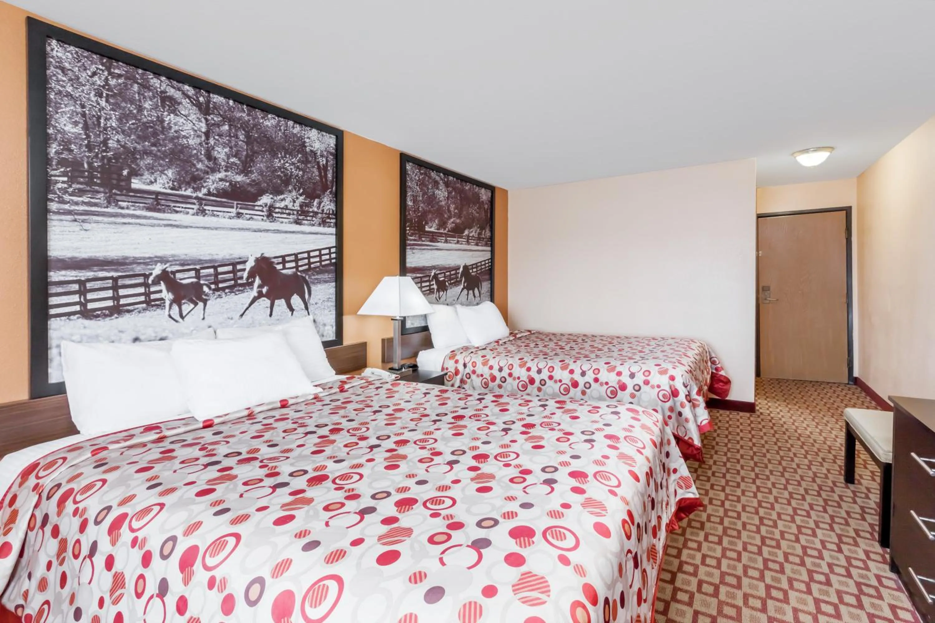 Bedroom, Bed in Super 8 South by Wyndham