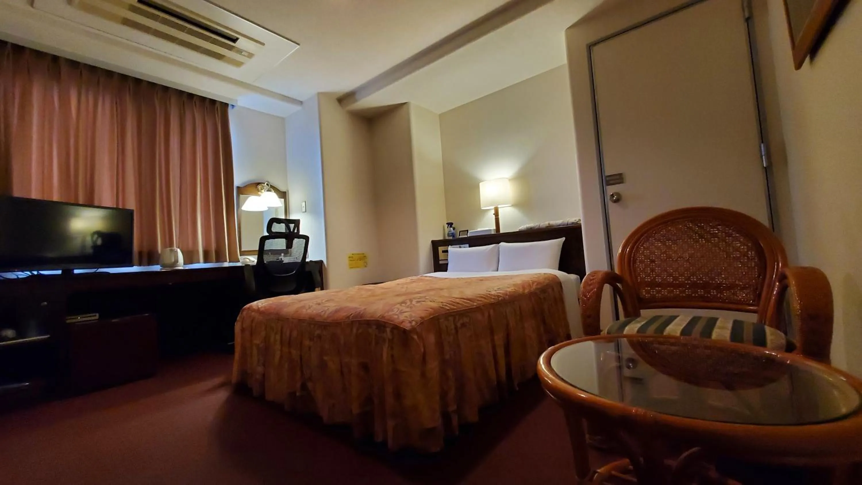 Bed in Nobeoka Urban Hotel