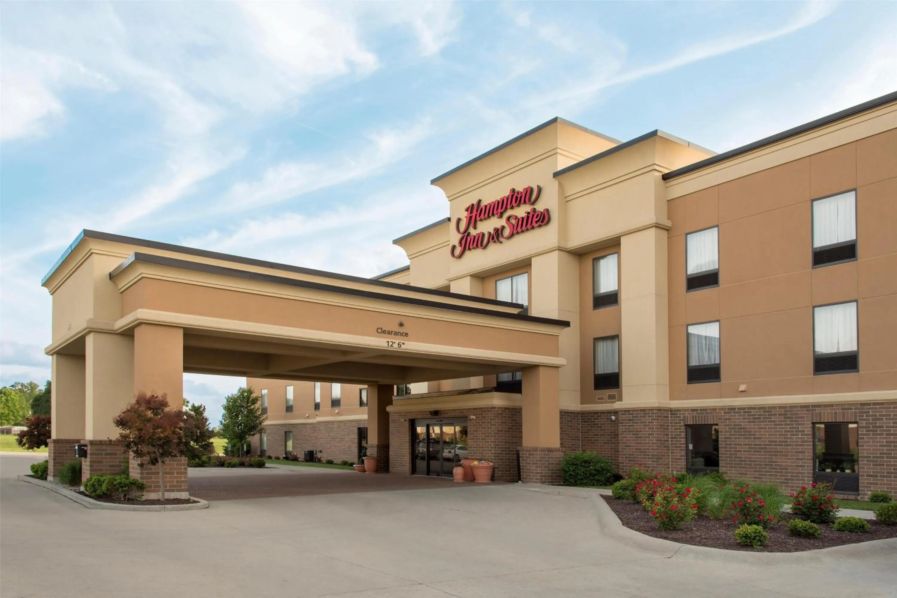 Property building in Hampton Inn & Suites Crawfordsville